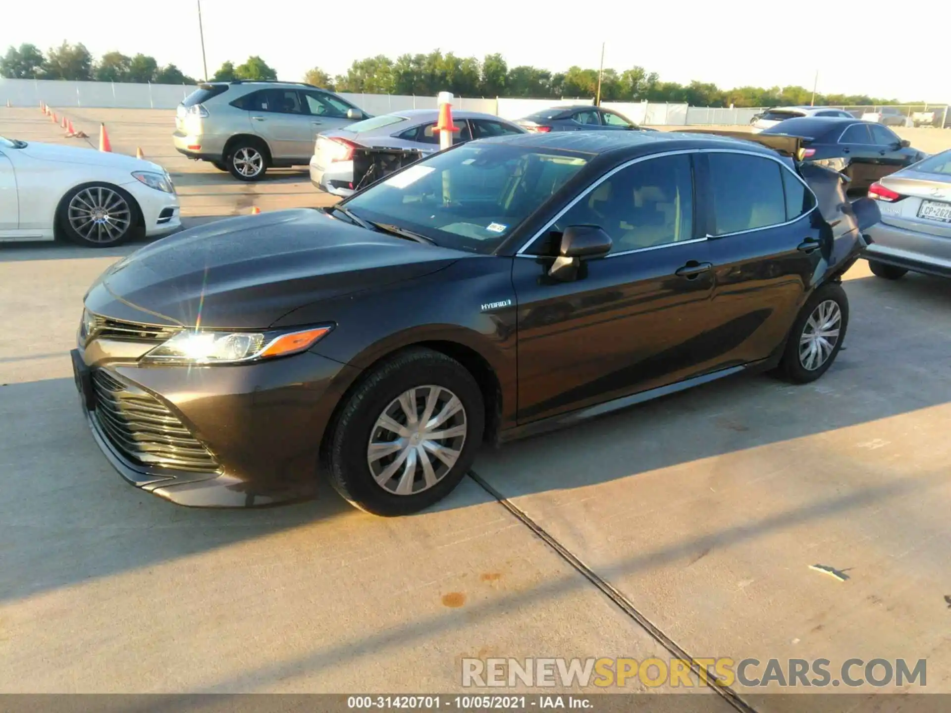 2 Photograph of a damaged car 4T1C31AKXLU530639 TOYOTA CAMRY 2020