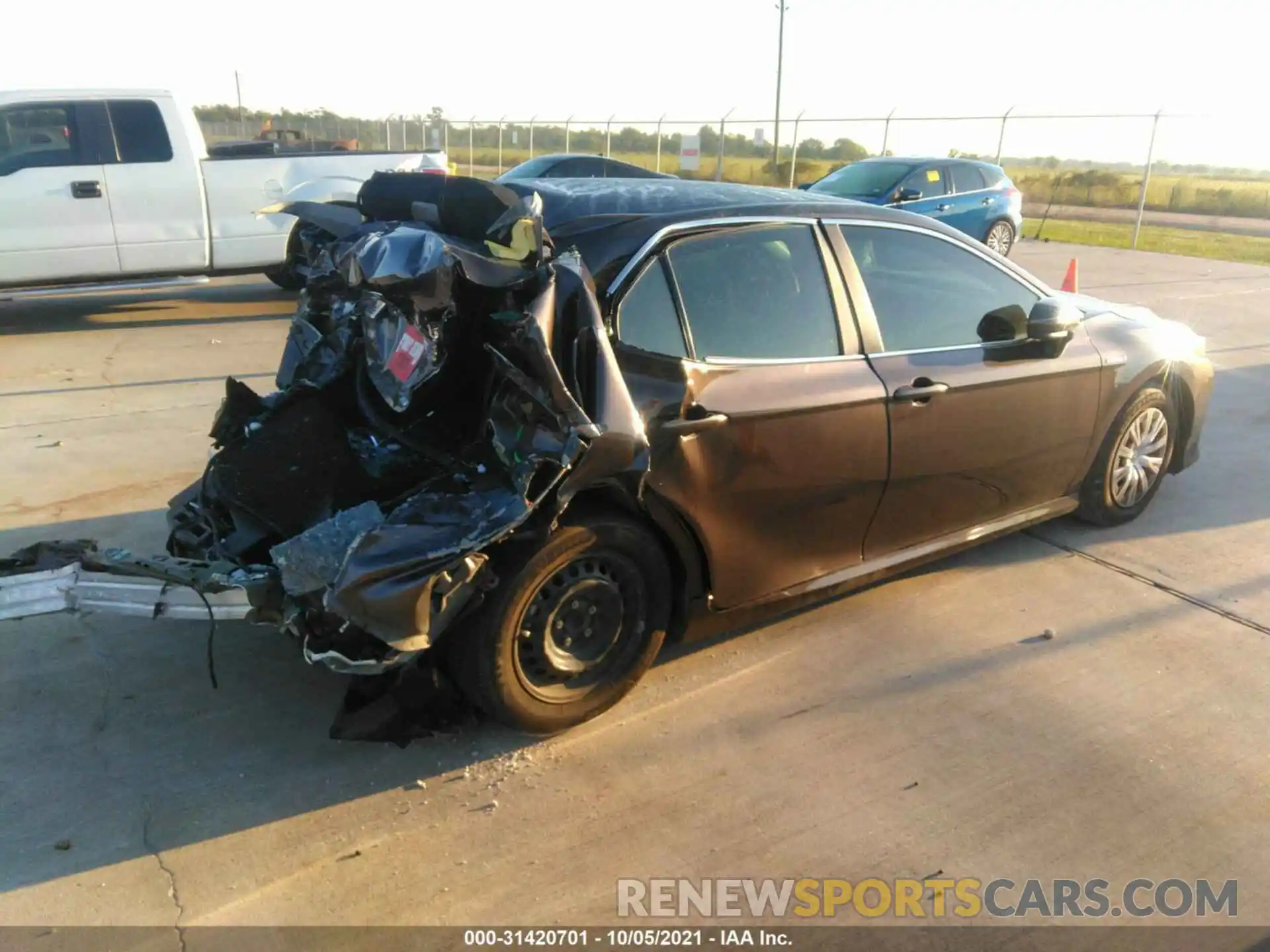 4 Photograph of a damaged car 4T1C31AKXLU530639 TOYOTA CAMRY 2020