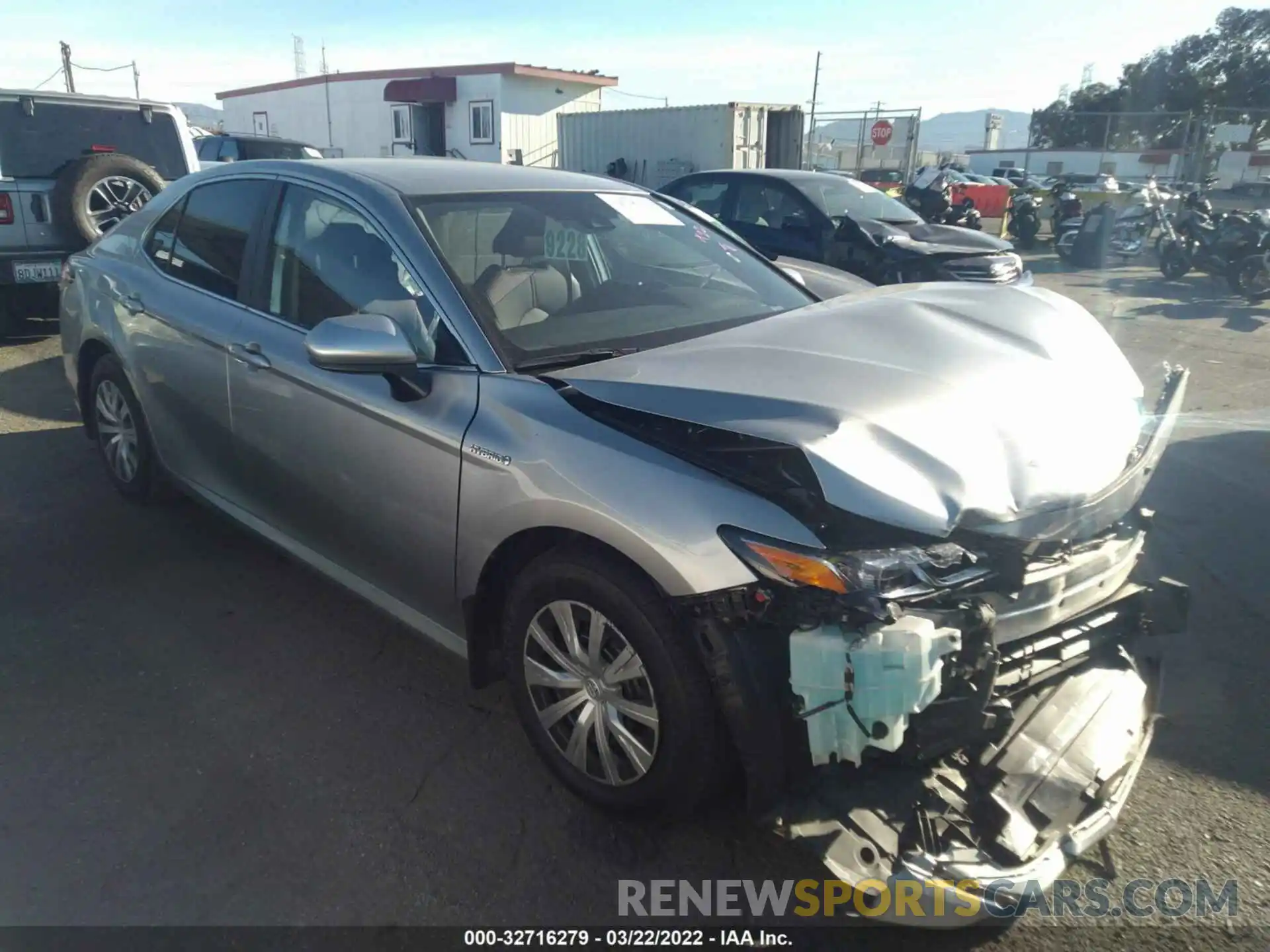 1 Photograph of a damaged car 4T1C31AKXLU533525 TOYOTA CAMRY 2020