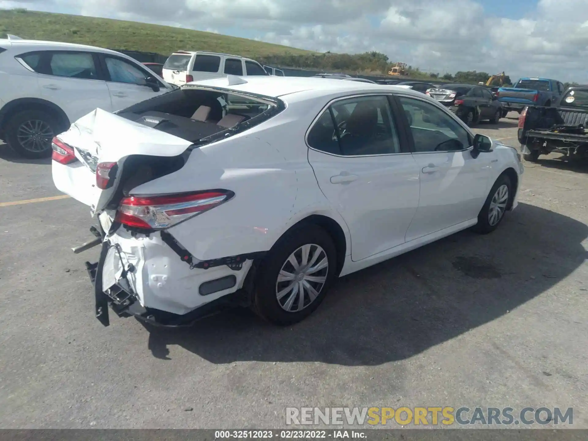 4 Photograph of a damaged car 4T1C31AKXLU534609 TOYOTA CAMRY 2020