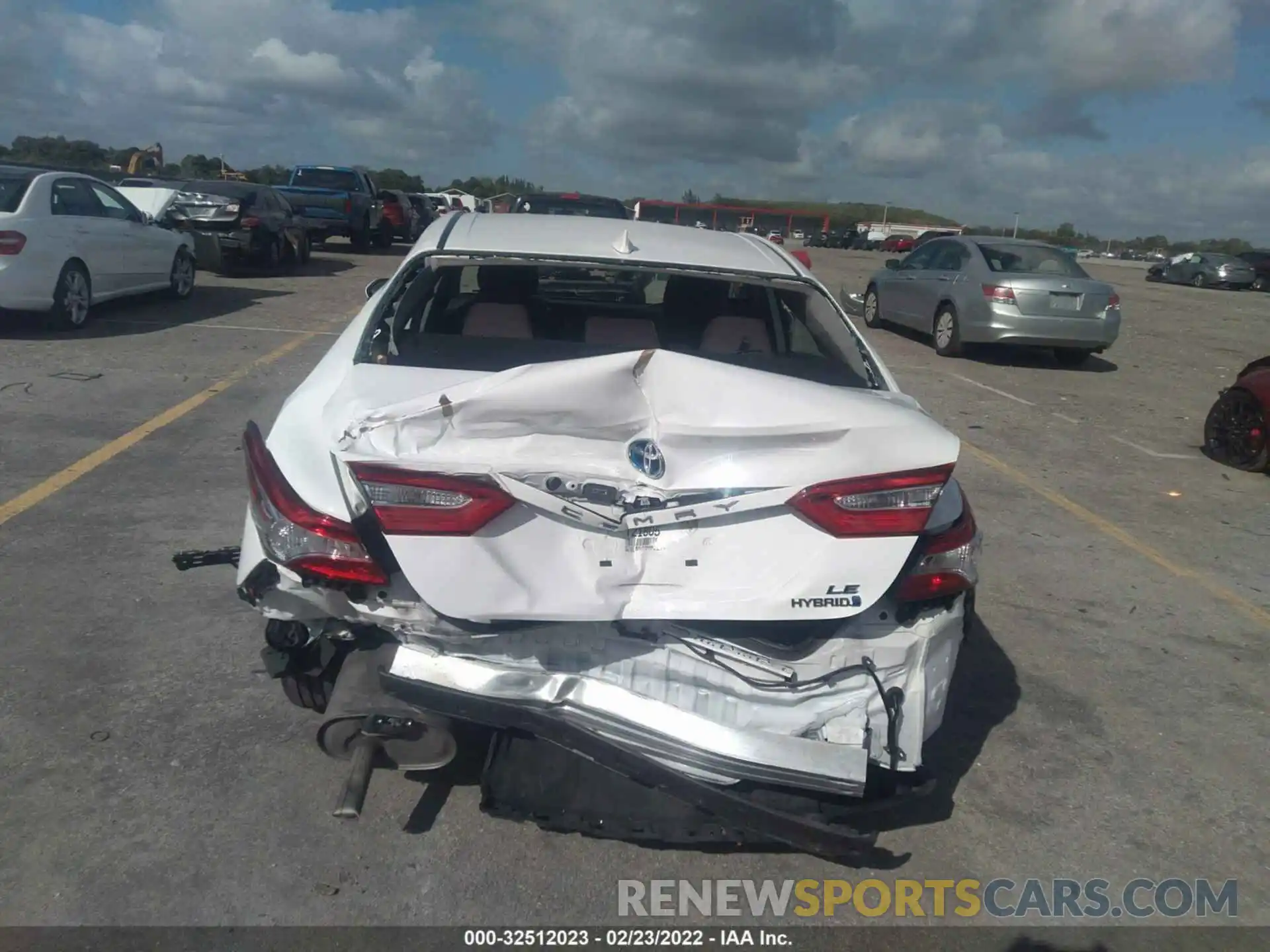 6 Photograph of a damaged car 4T1C31AKXLU534609 TOYOTA CAMRY 2020