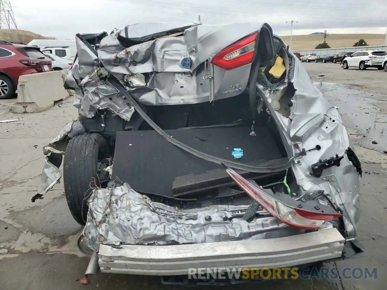 6 Photograph of a damaged car 4T1C31AKXLU543326 TOYOTA CAMRY 2020