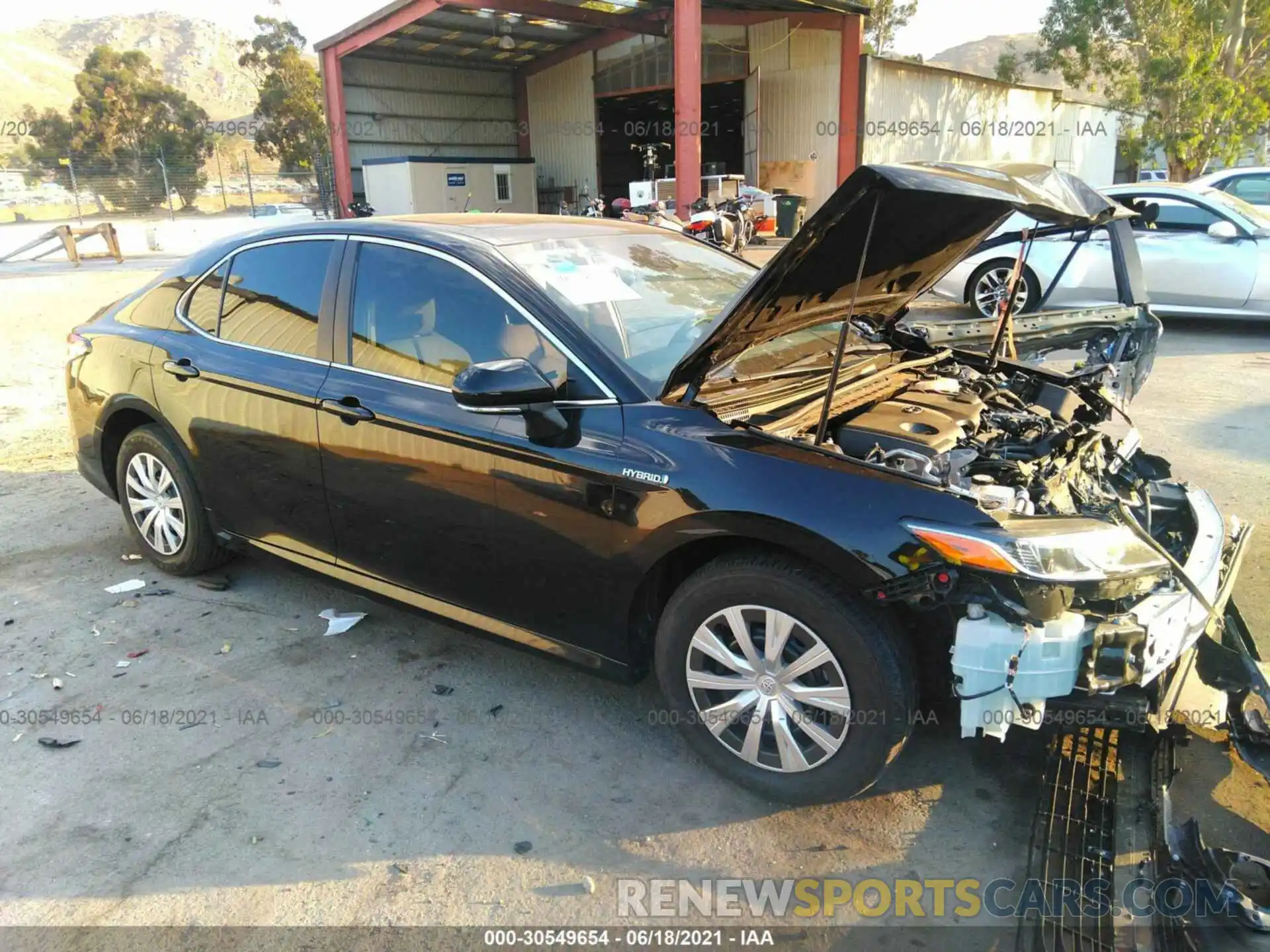 1 Photograph of a damaged car 4T1E31AK0LU009356 TOYOTA CAMRY 2020