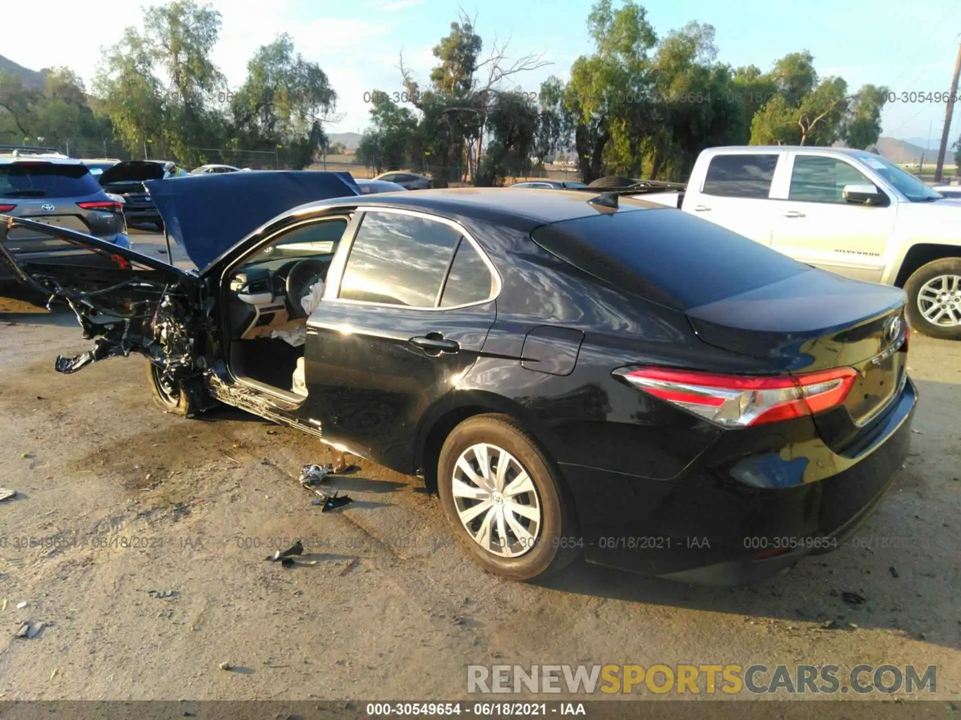 3 Photograph of a damaged car 4T1E31AK0LU009356 TOYOTA CAMRY 2020