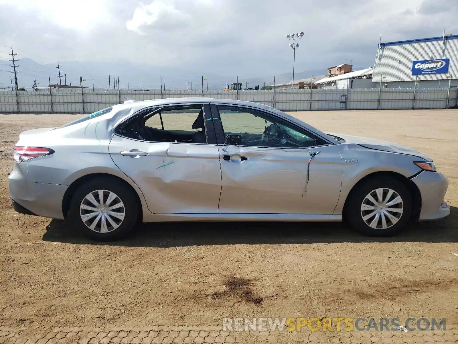 9 Photograph of a damaged car 4T1E31AK0LU017604 TOYOTA CAMRY 2020