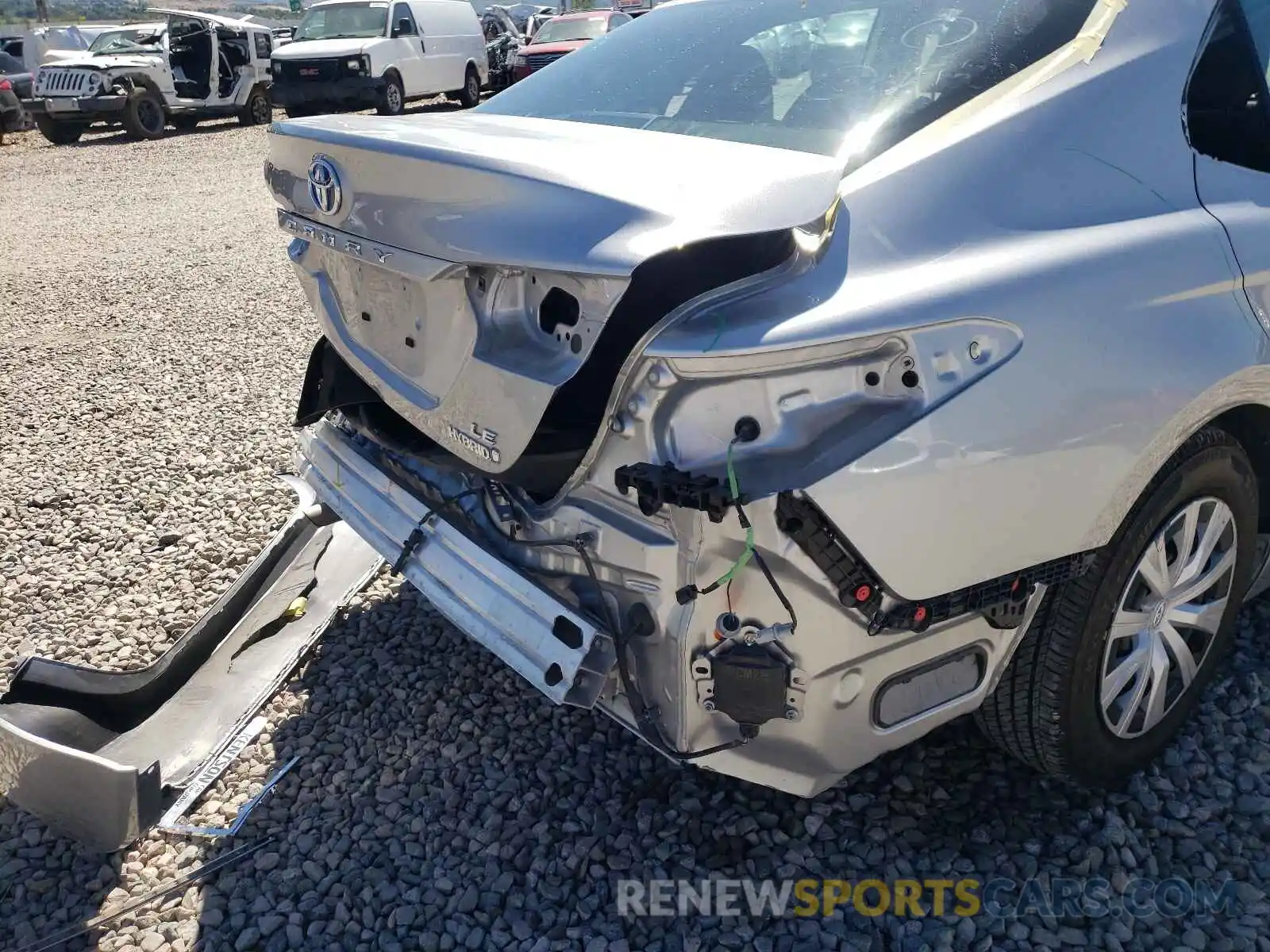 9 Photograph of a damaged car 4T1E31AK0LU529878 TOYOTA CAMRY 2020