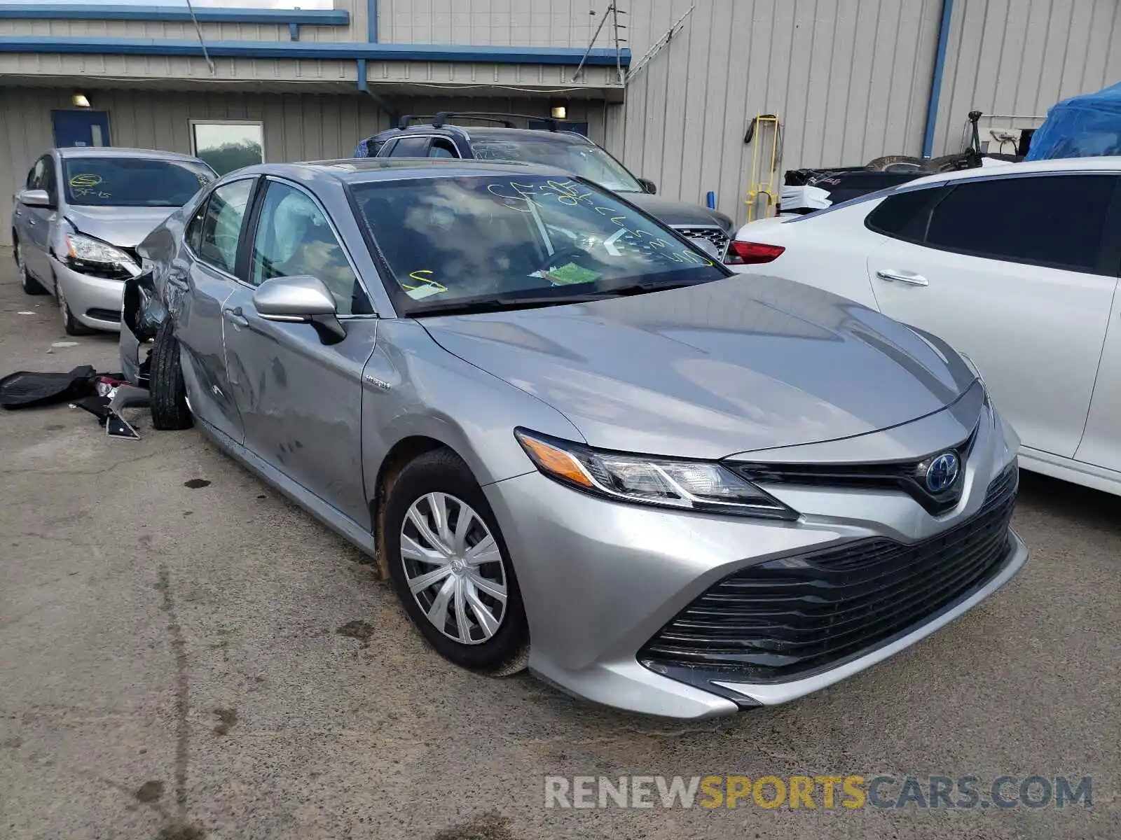 1 Photograph of a damaged car 4T1E31AK0LU533039 TOYOTA CAMRY 2020