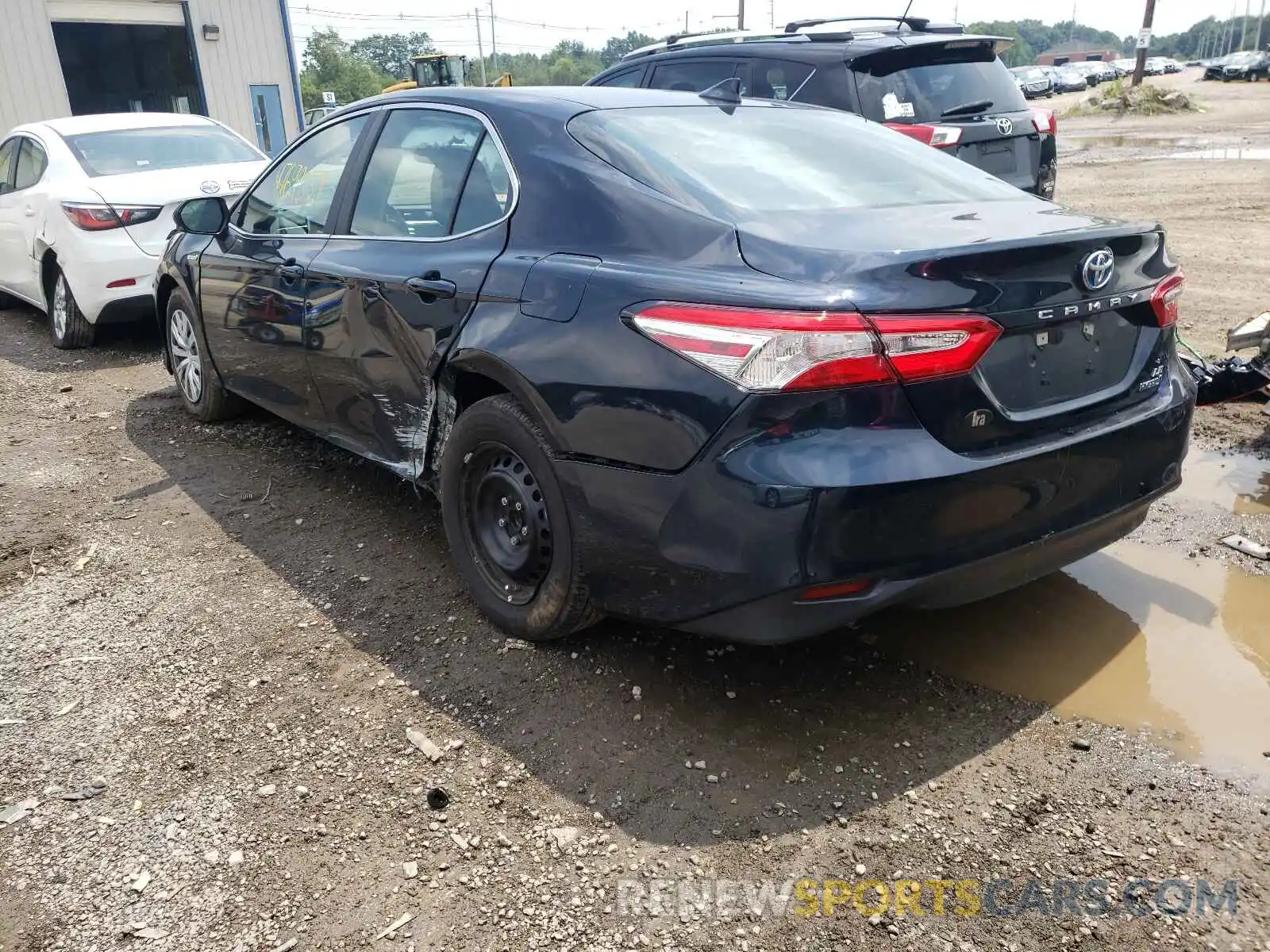 3 Photograph of a damaged car 4T1E31AK1LU532398 TOYOTA CAMRY 2020