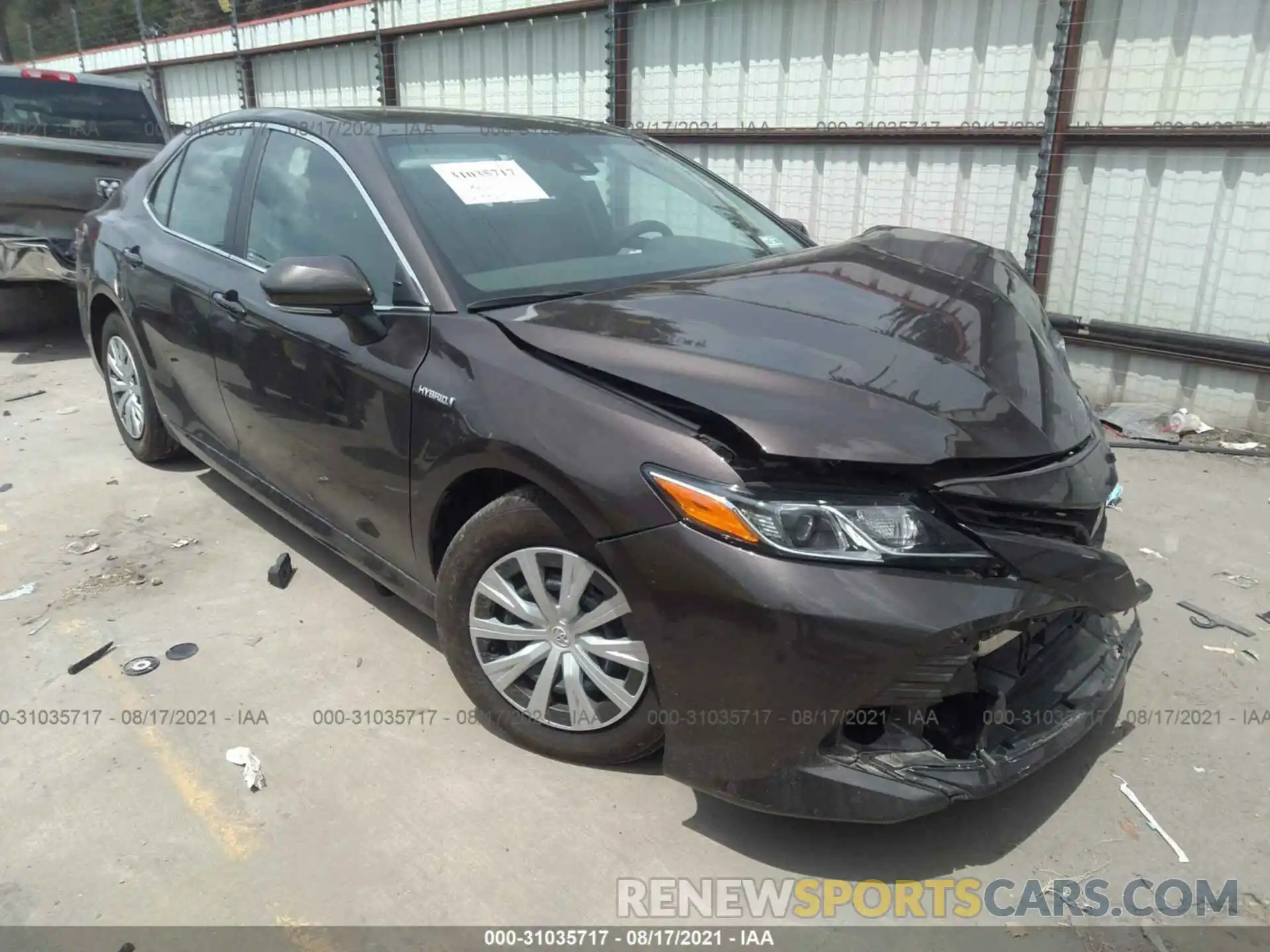 1 Photograph of a damaged car 4T1E31AK4LU529379 TOYOTA CAMRY 2020