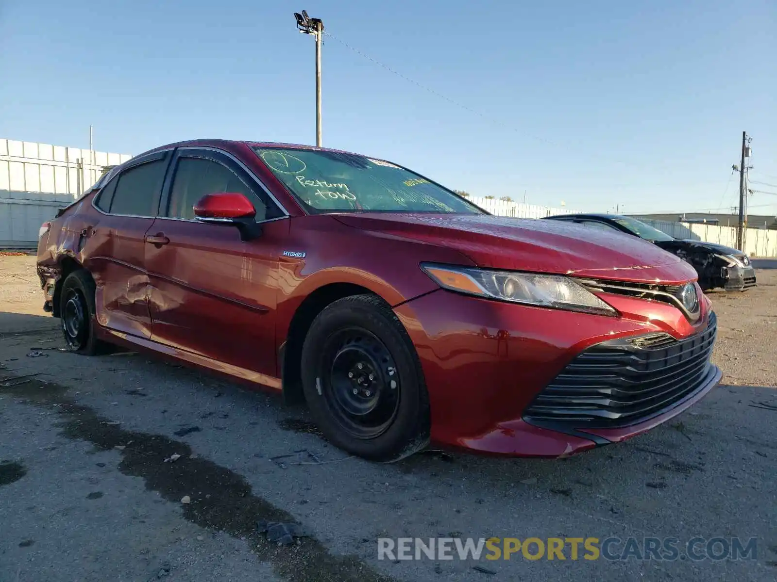 1 Photograph of a damaged car 4T1E31AK5LU015413 TOYOTA CAMRY 2020