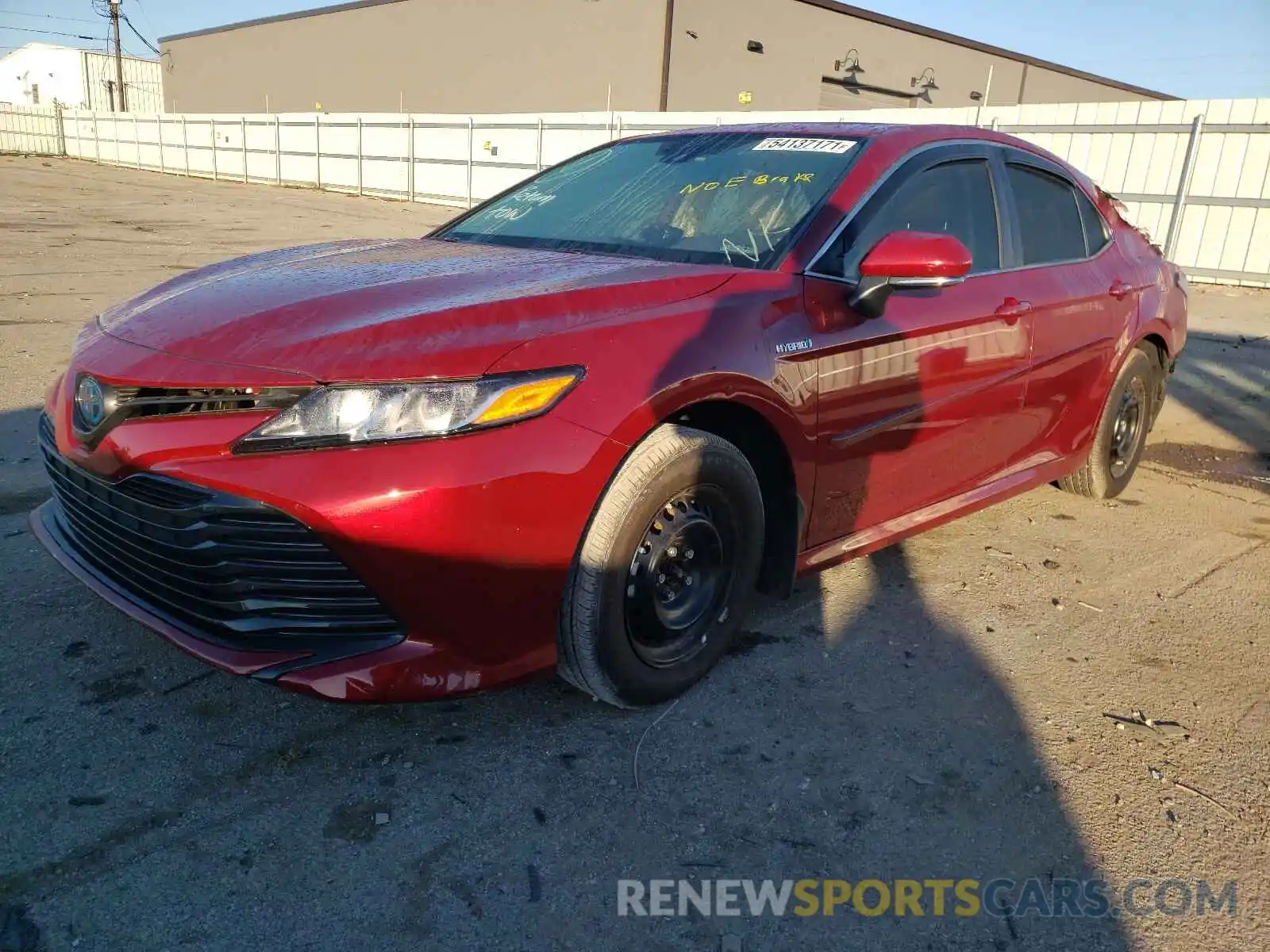 2 Photograph of a damaged car 4T1E31AK5LU015413 TOYOTA CAMRY 2020