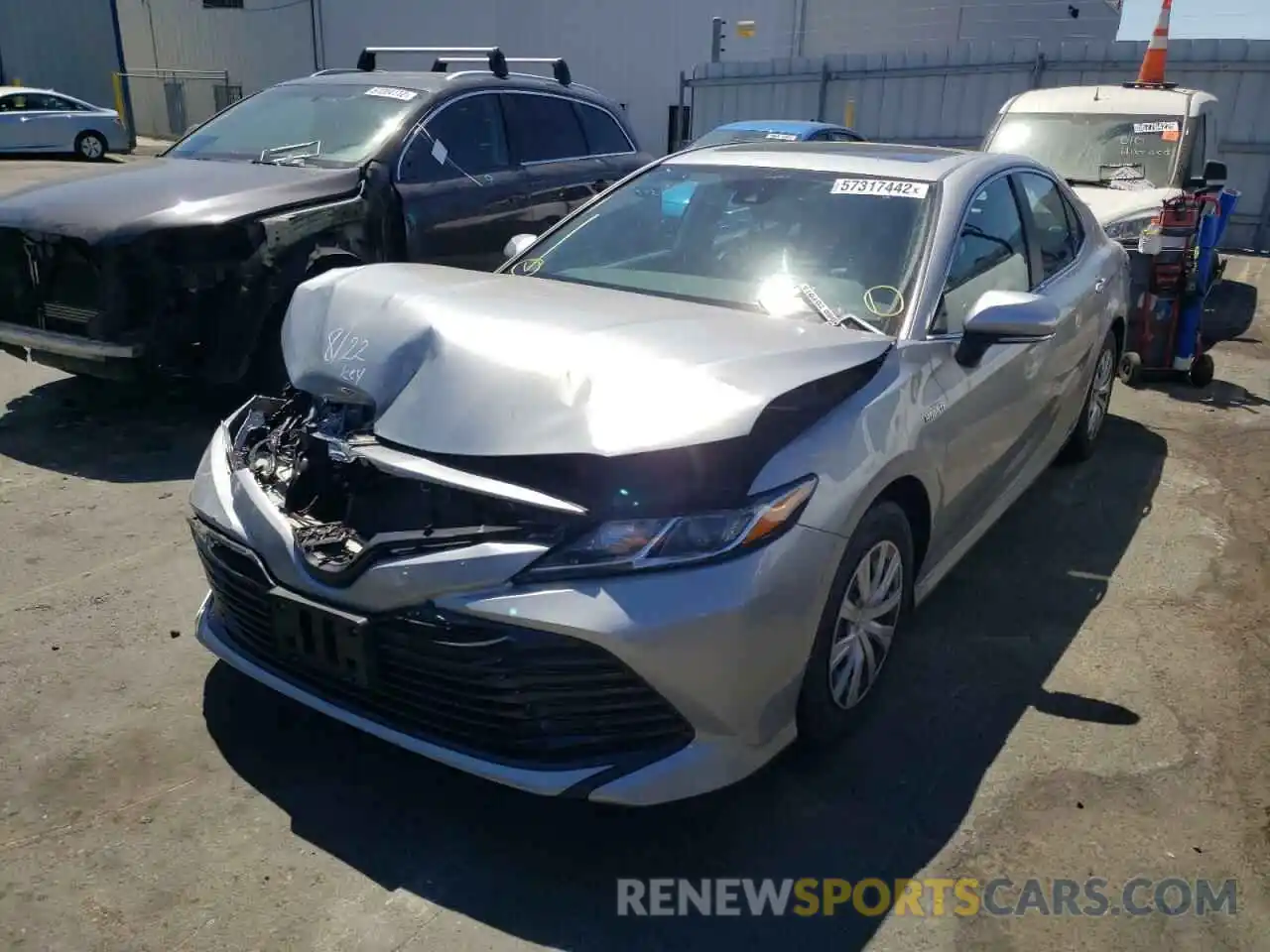 2 Photograph of a damaged car 4T1E31AK5LU018943 TOYOTA CAMRY 2020