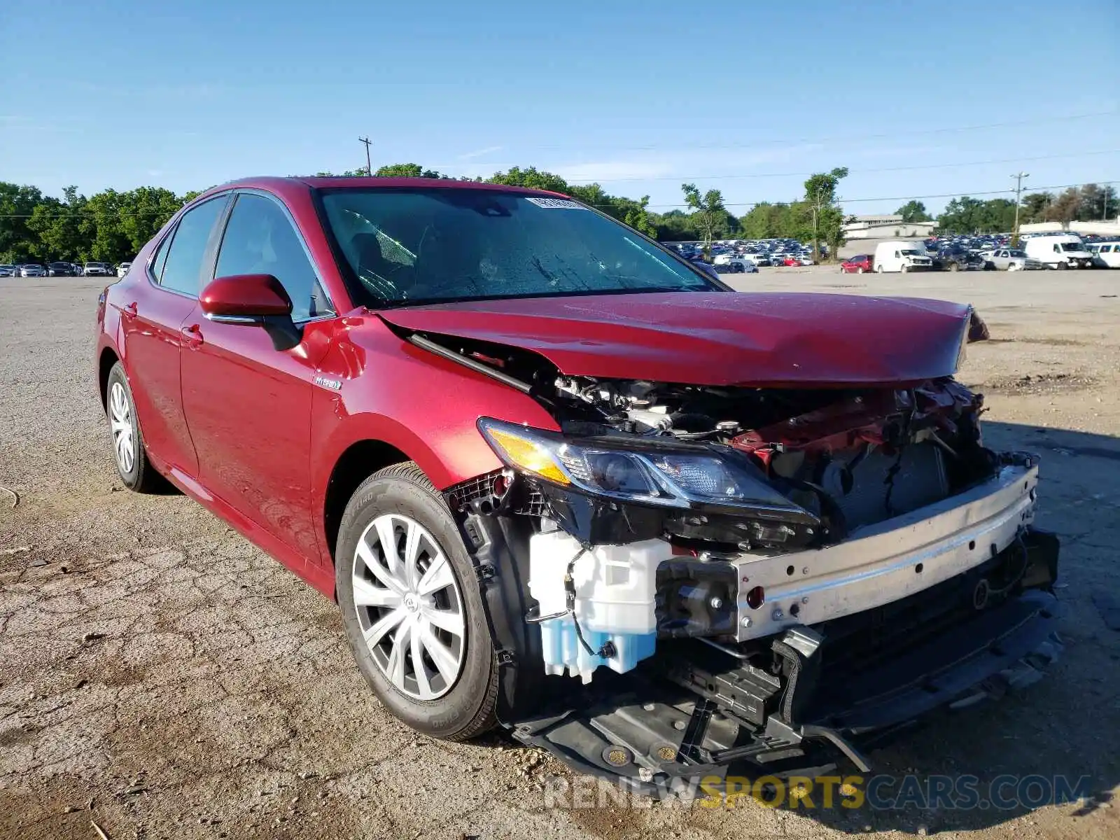 1 Photograph of a damaged car 4T1E31AK6LU019048 TOYOTA CAMRY 2020