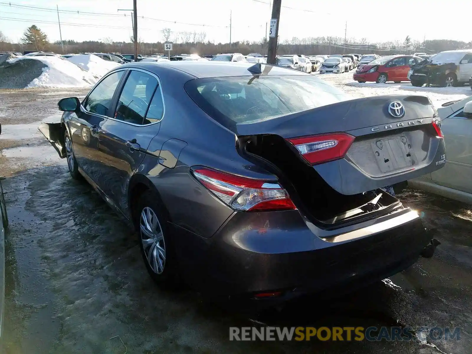 3 Photograph of a damaged car 4T1E31AK6LU520117 TOYOTA CAMRY 2020