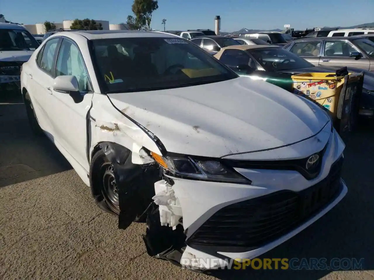 1 Photograph of a damaged car 4T1E31AK7LU010472 TOYOTA CAMRY 2020