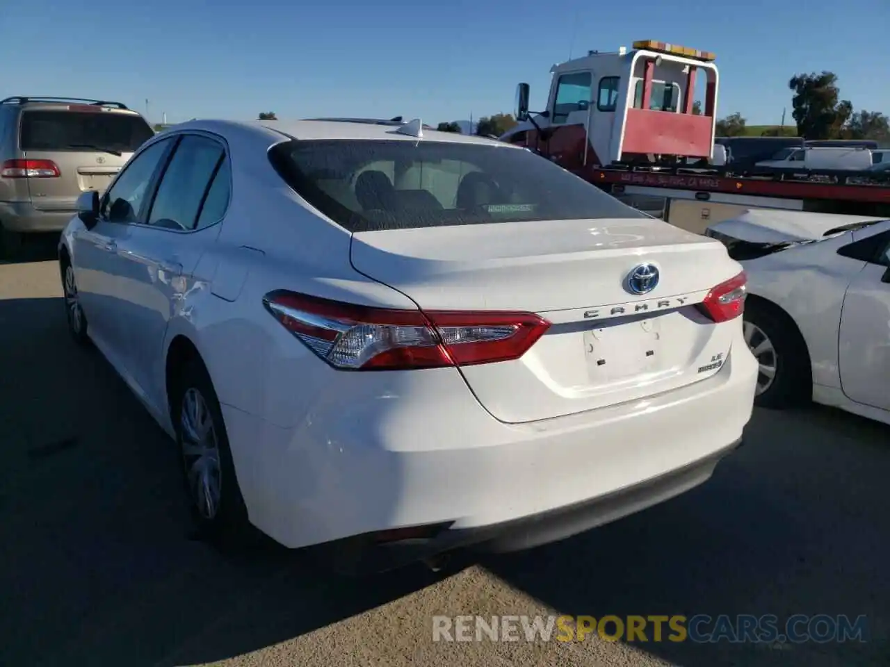 3 Photograph of a damaged car 4T1E31AK7LU010472 TOYOTA CAMRY 2020