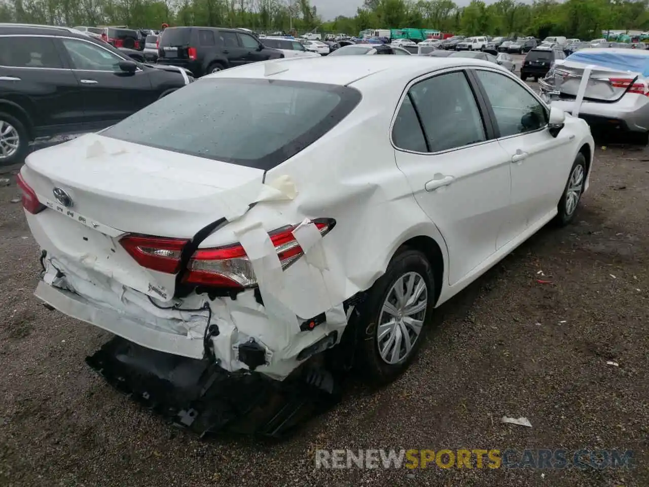 4 Photograph of a damaged car 4T1E31AK7LU014778 TOYOTA CAMRY 2020