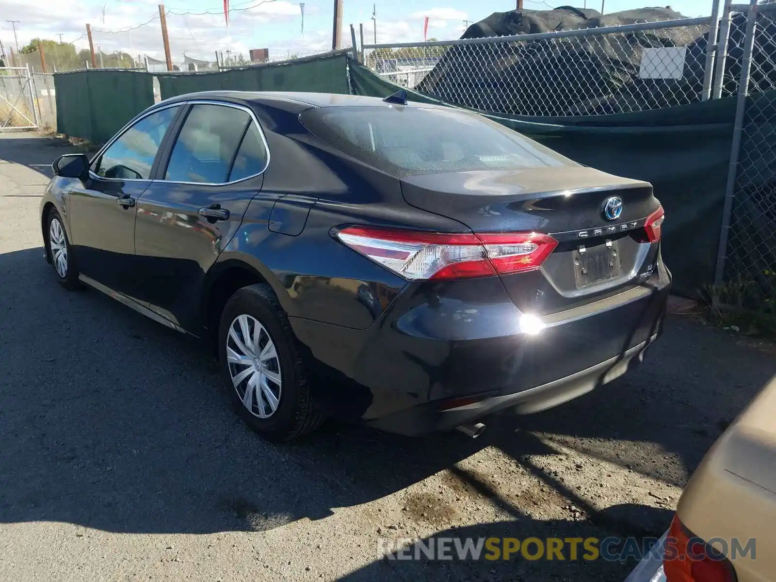 3 Photograph of a damaged car 4T1E31AK8LU014563 TOYOTA CAMRY 2020