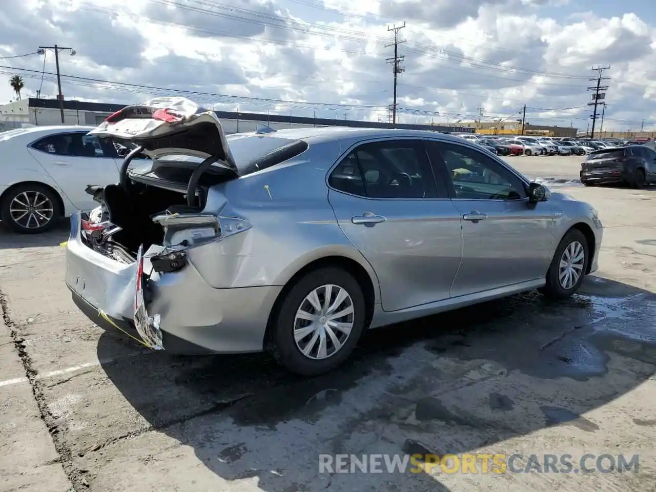 3 Photograph of a damaged car 4T1E31AK8LU518403 TOYOTA CAMRY 2020