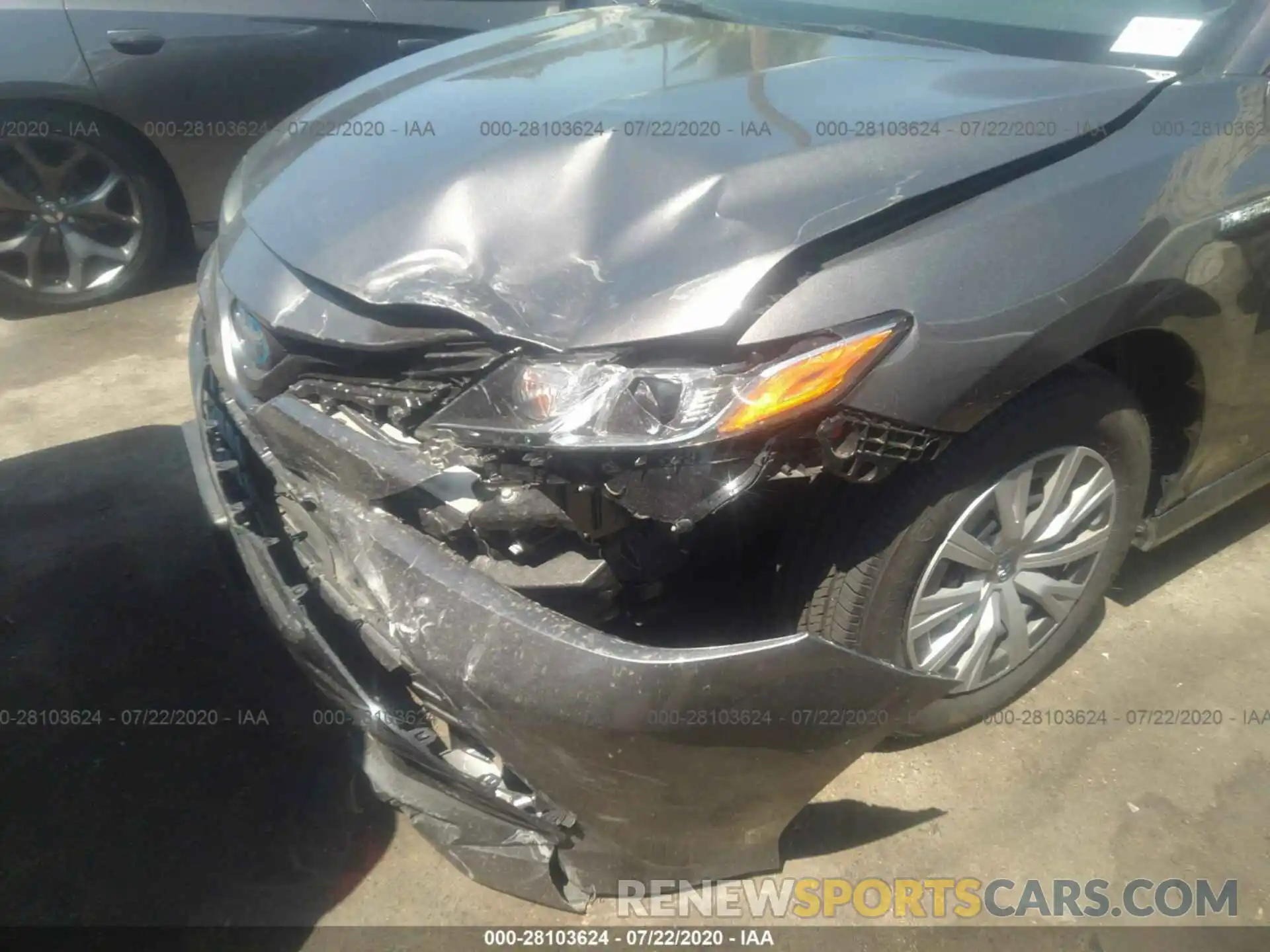 6 Photograph of a damaged car 4T1E31AK8LU519339 TOYOTA CAMRY 2020