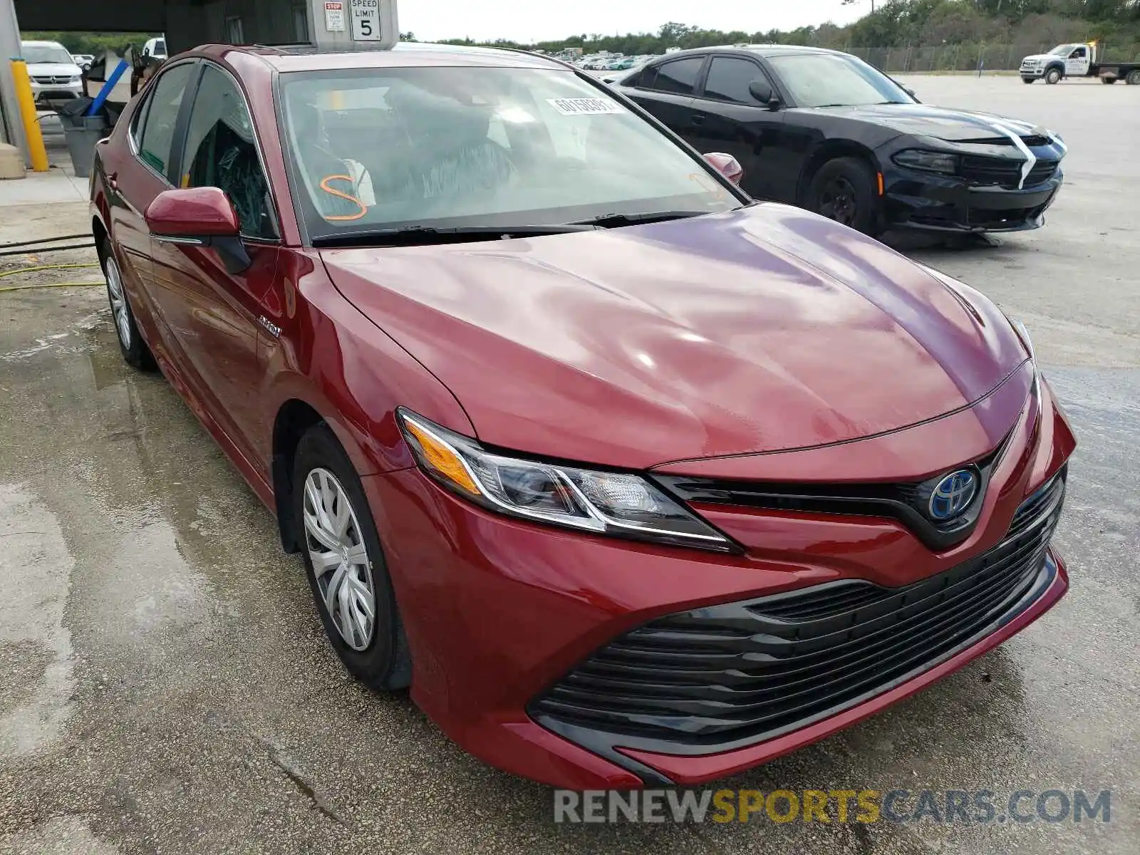 1 Photograph of a damaged car 4T1E31AK8LU521186 TOYOTA CAMRY 2020