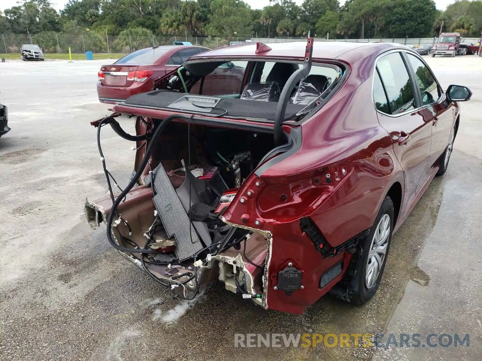 4 Photograph of a damaged car 4T1E31AK8LU521186 TOYOTA CAMRY 2020