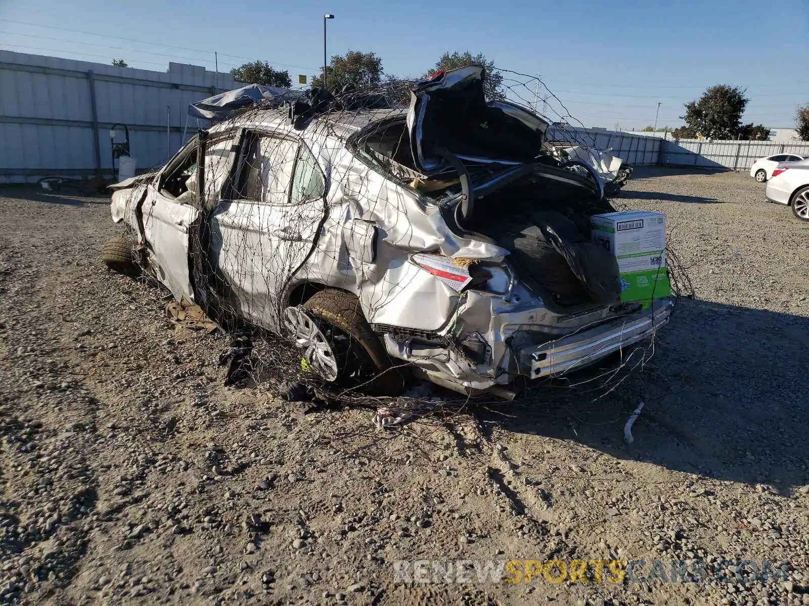 3 Photograph of a damaged car 4T1E31AK8LU523732 TOYOTA CAMRY 2020