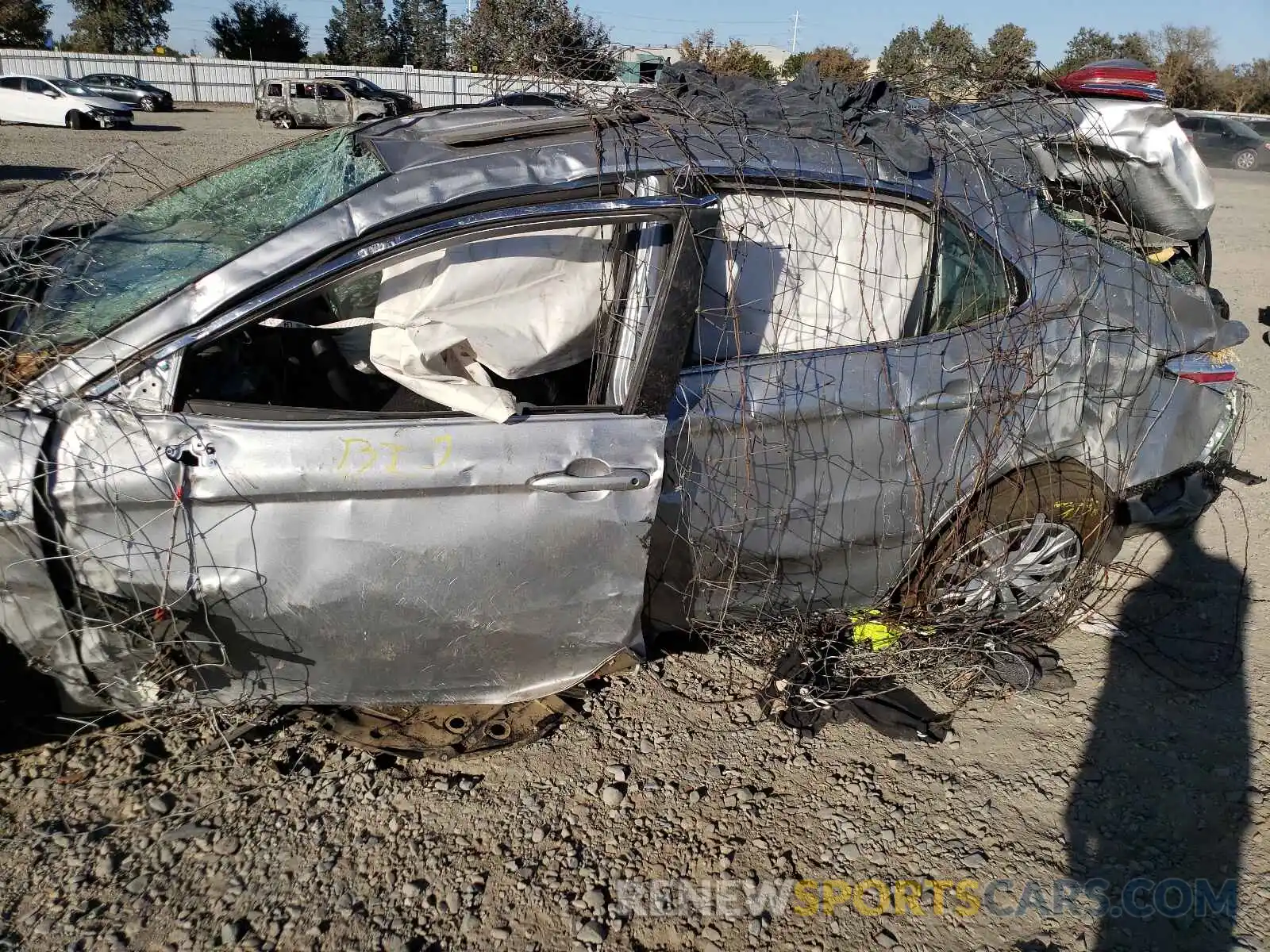 9 Photograph of a damaged car 4T1E31AK8LU523732 TOYOTA CAMRY 2020