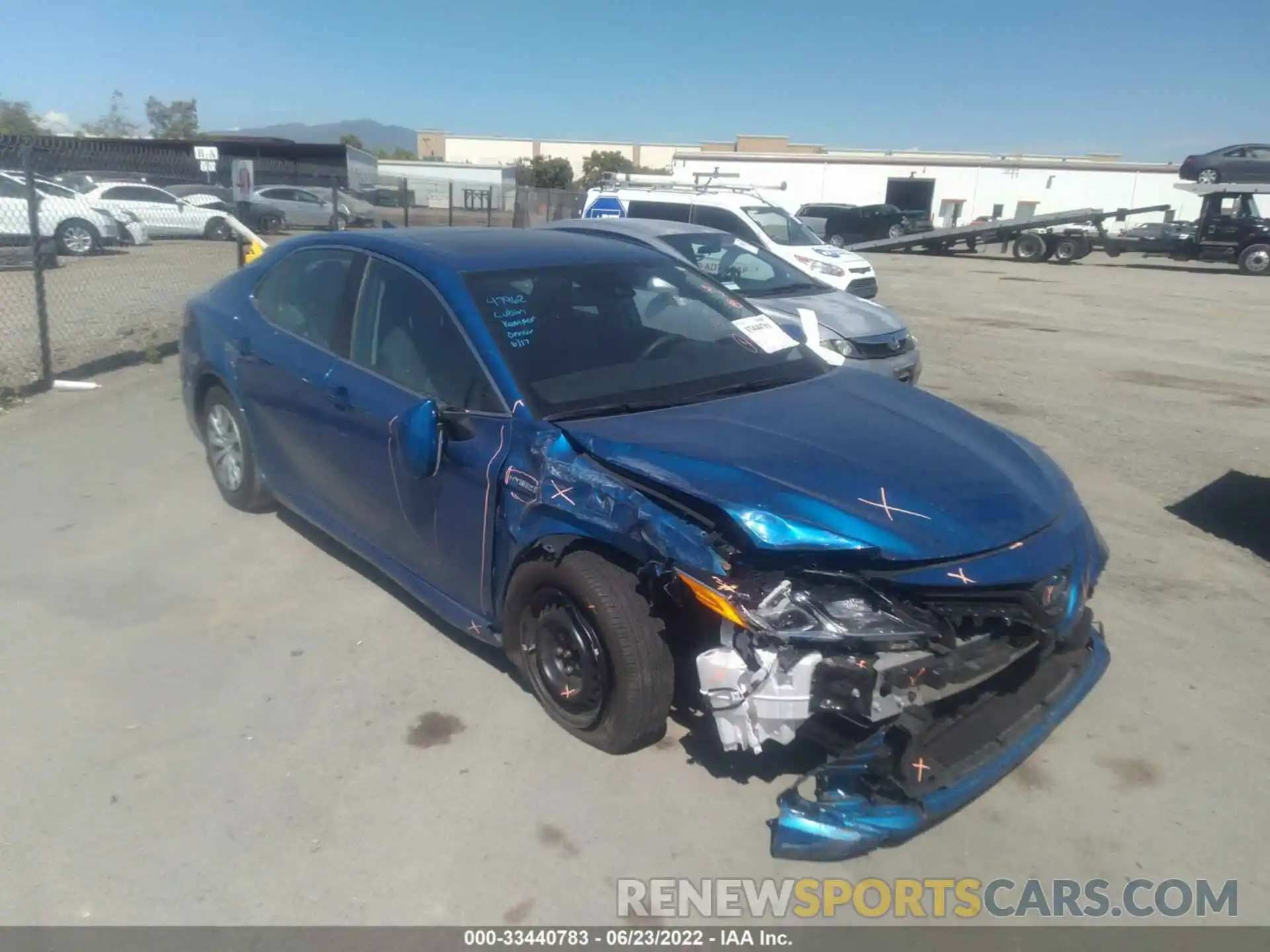 1 Photograph of a damaged car 4T1E31AKXLU009137 TOYOTA CAMRY 2020