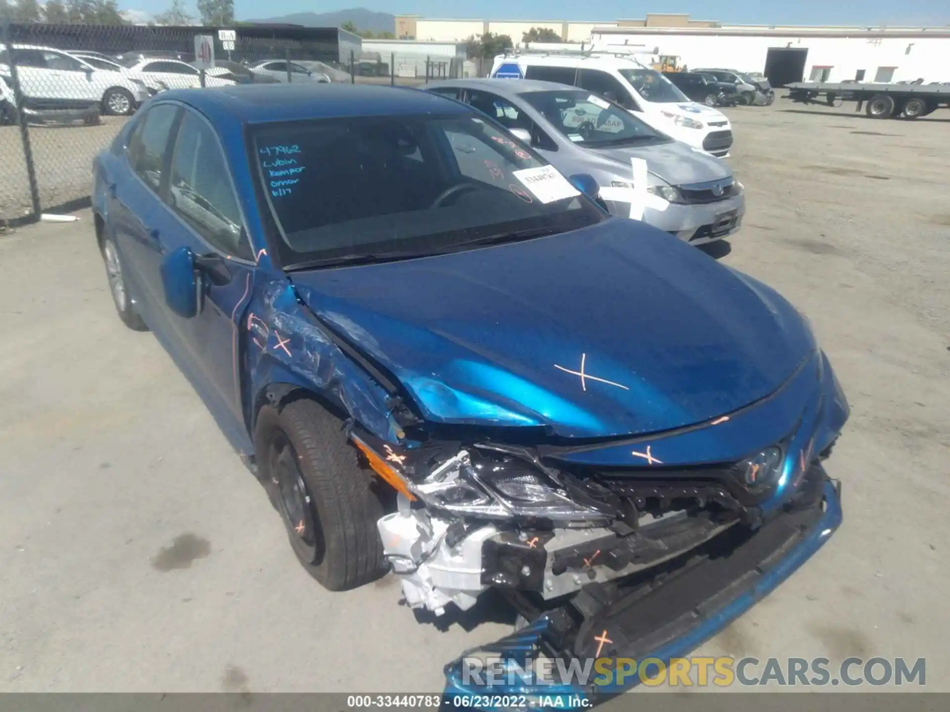 6 Photograph of a damaged car 4T1E31AKXLU009137 TOYOTA CAMRY 2020