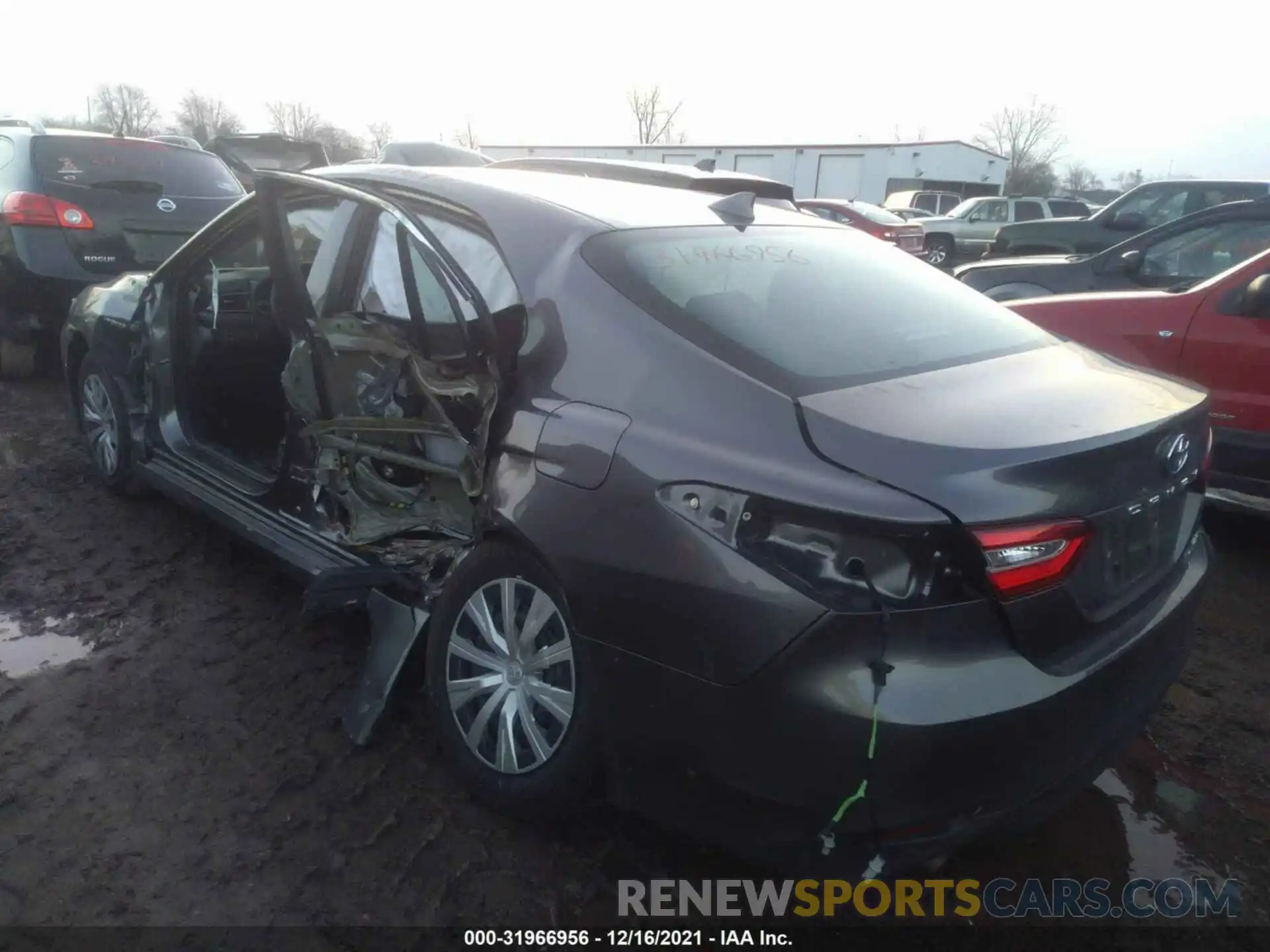 3 Photograph of a damaged car 4T1E31AKXLU522288 TOYOTA CAMRY 2020