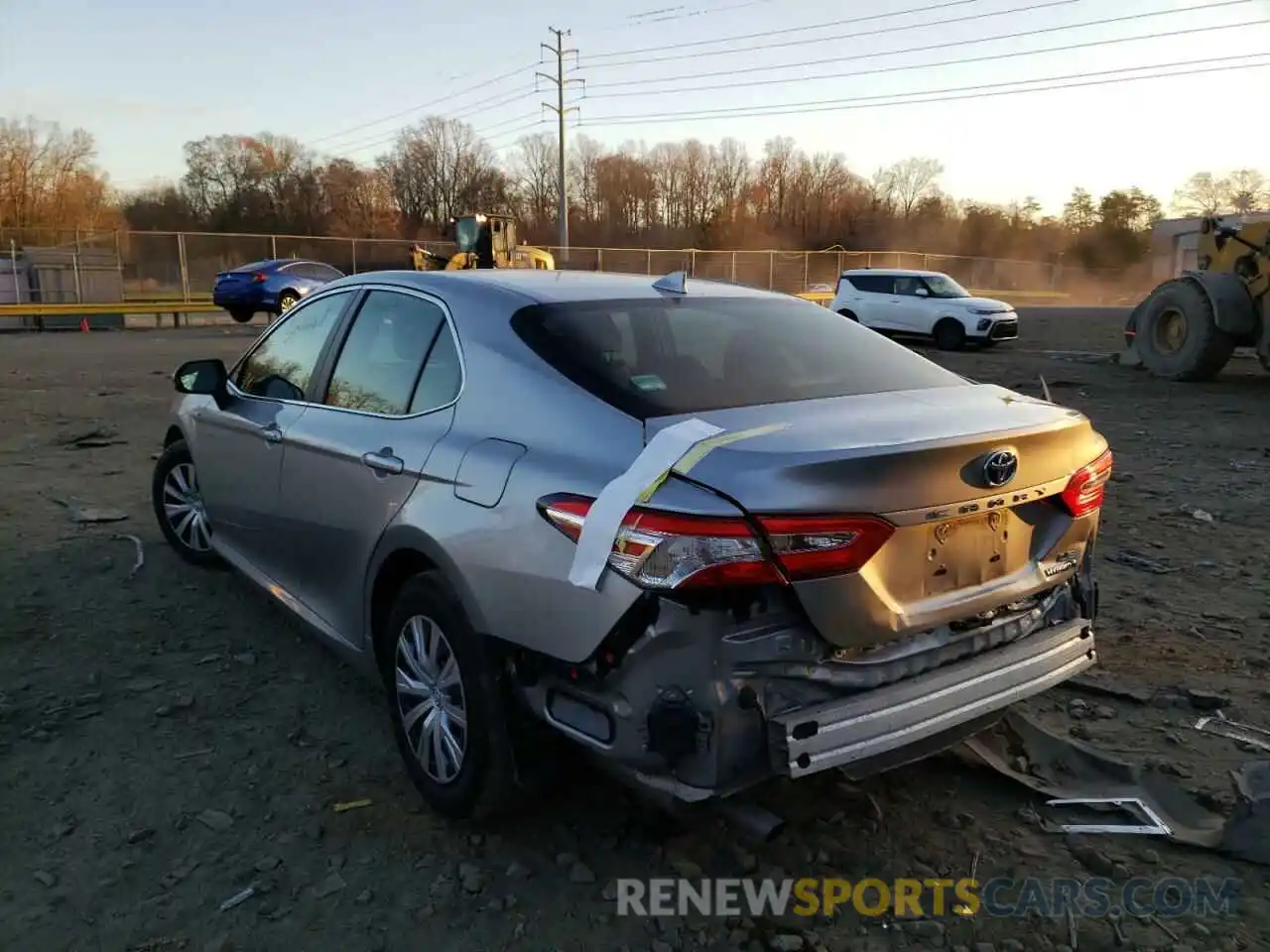 3 Photograph of a damaged car 4T1E31AKXLU525577 TOYOTA CAMRY 2020