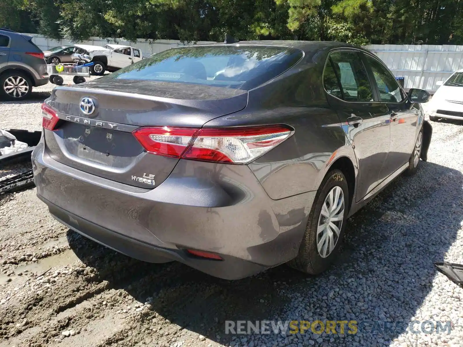 4 Photograph of a damaged car 4T1E31AKXLU528835 TOYOTA CAMRY 2020