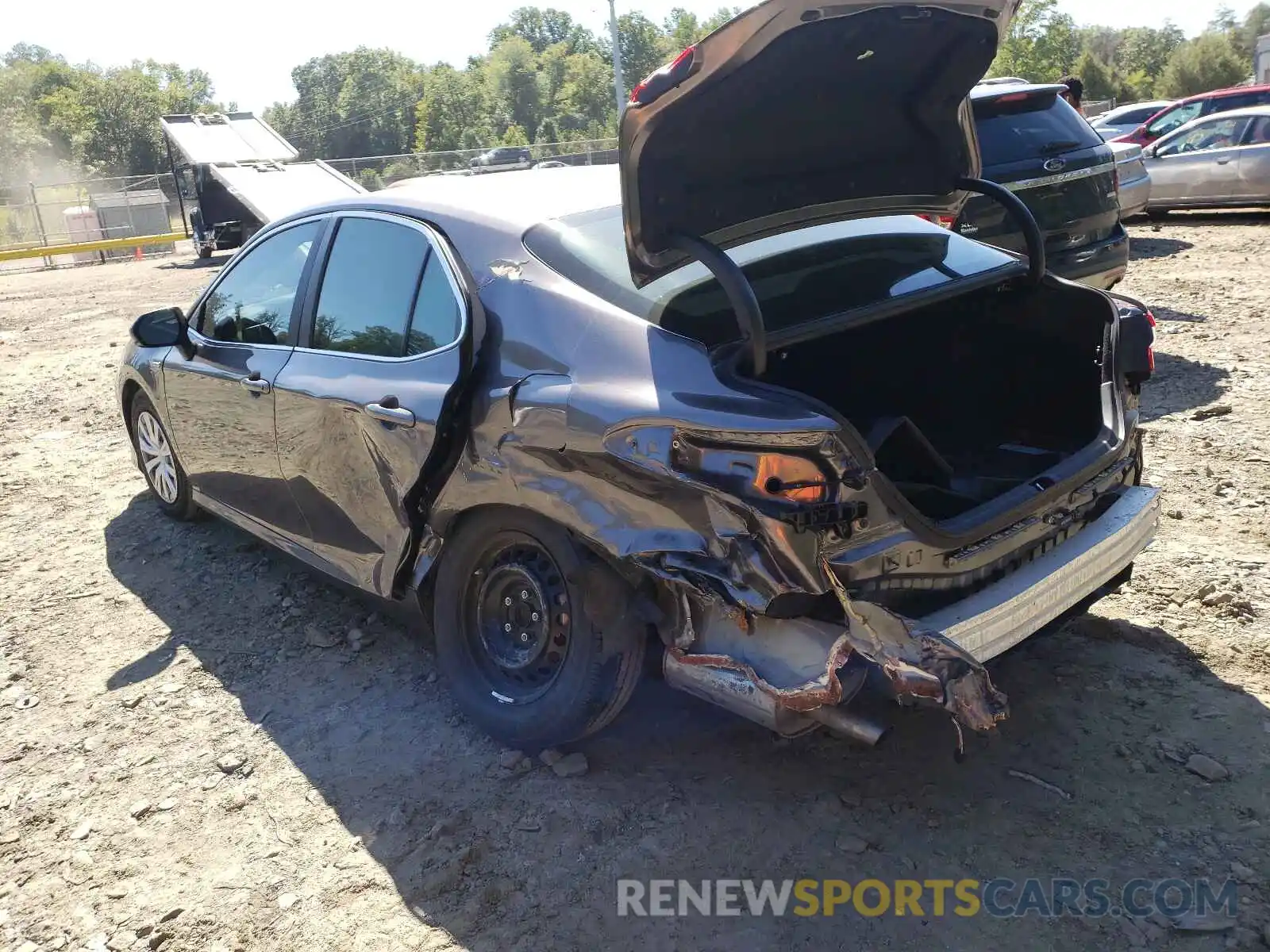 3 Photograph of a damaged car 4T1E31AKXLU540029 TOYOTA CAMRY 2020