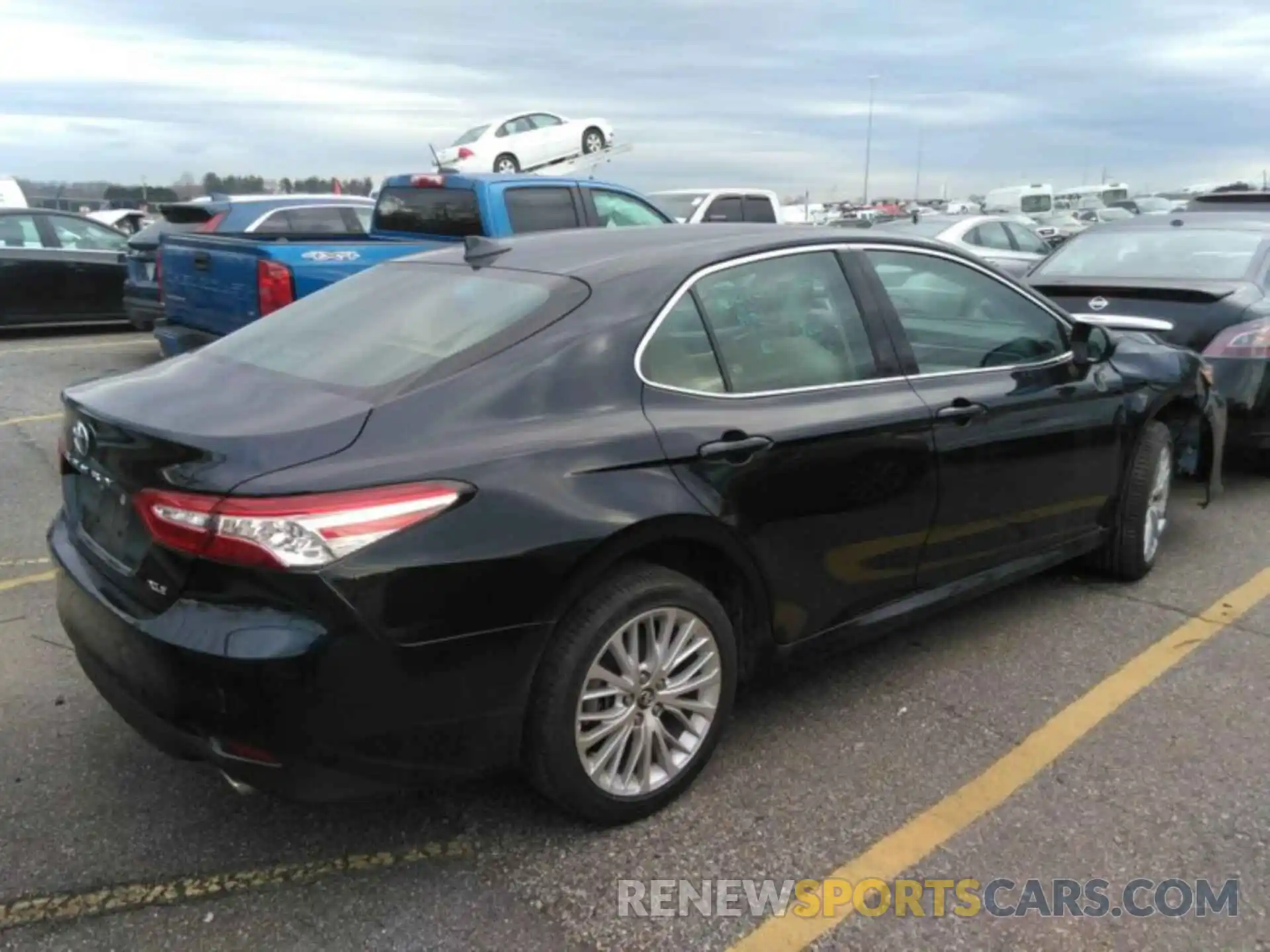 3 Photograph of a damaged car 4T1F11AK0LU300613 TOYOTA CAMRY 2020