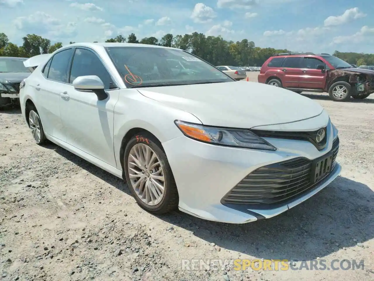 1 Photograph of a damaged car 4T1F11AK0LU386084 TOYOTA CAMRY 2020