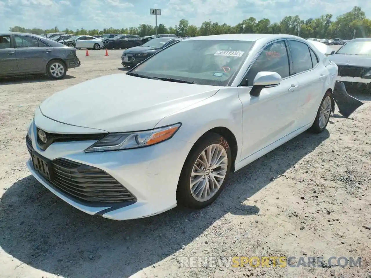 2 Photograph of a damaged car 4T1F11AK0LU386084 TOYOTA CAMRY 2020