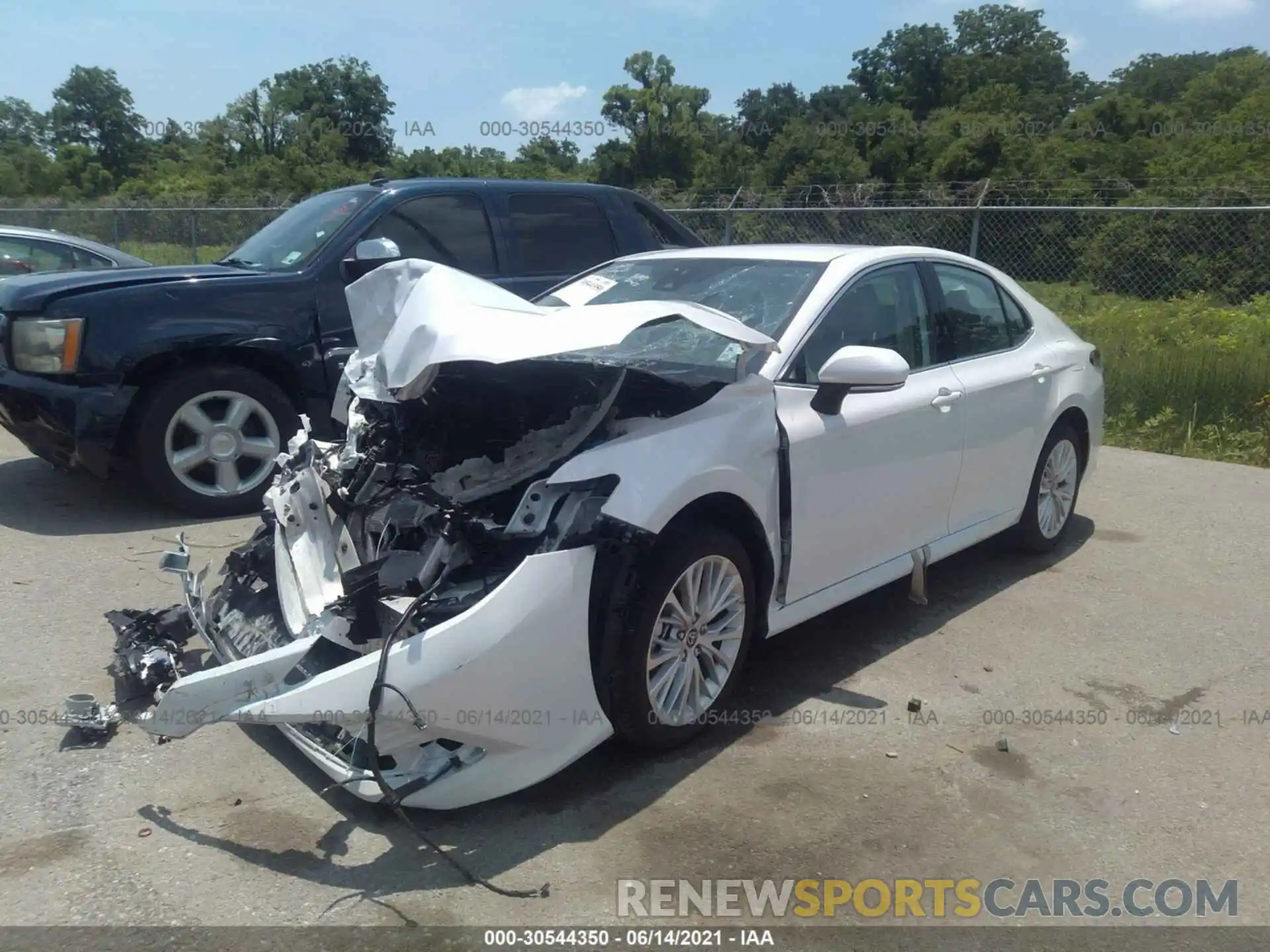 2 Photograph of a damaged car 4T1F11AK0LU387557 TOYOTA CAMRY 2020