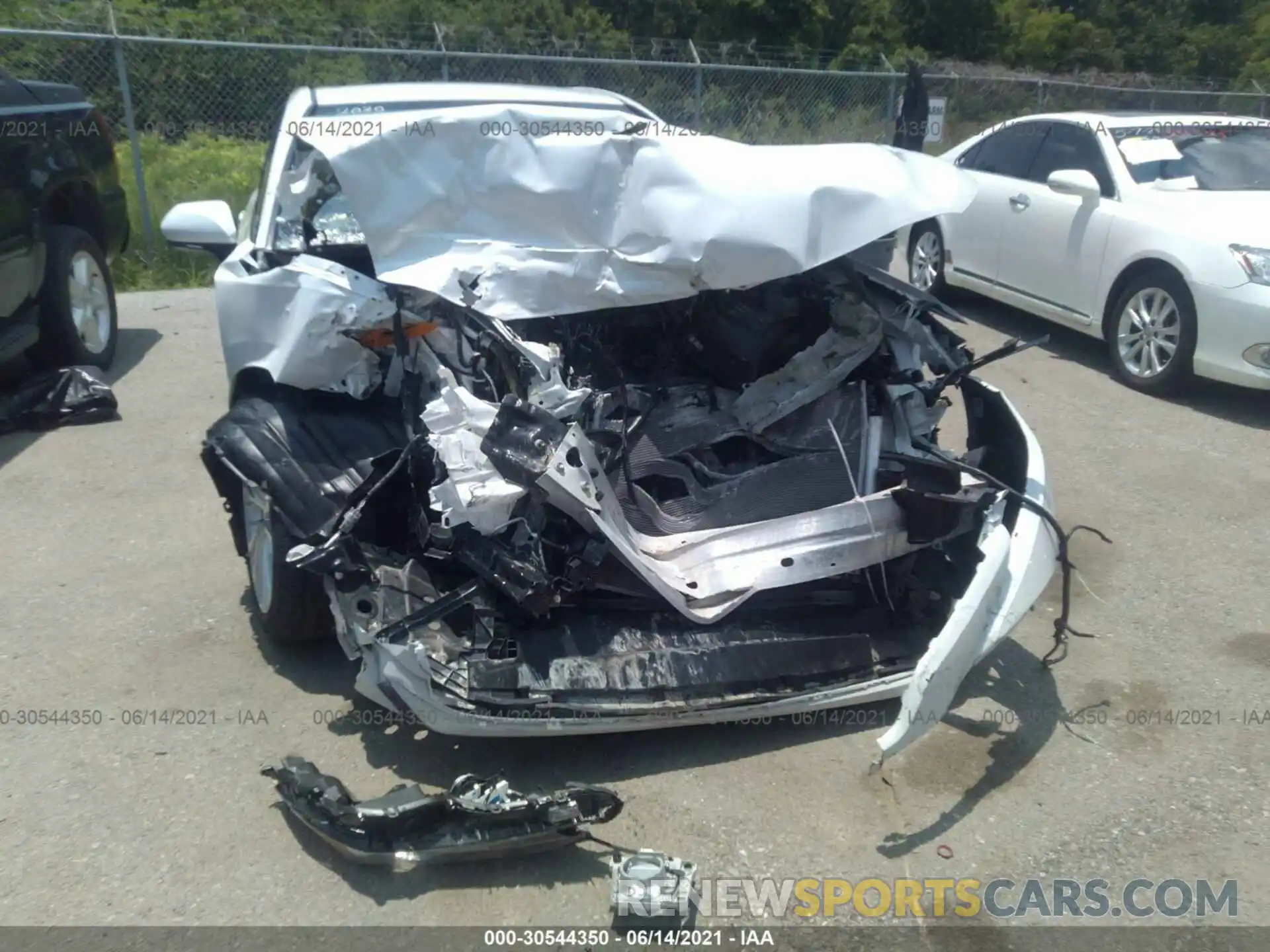 6 Photograph of a damaged car 4T1F11AK0LU387557 TOYOTA CAMRY 2020