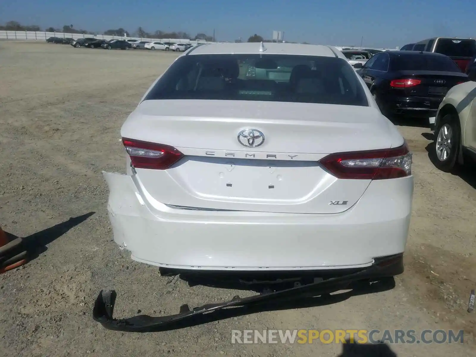 9 Photograph of a damaged car 4T1F11AK0LU910835 TOYOTA CAMRY 2020