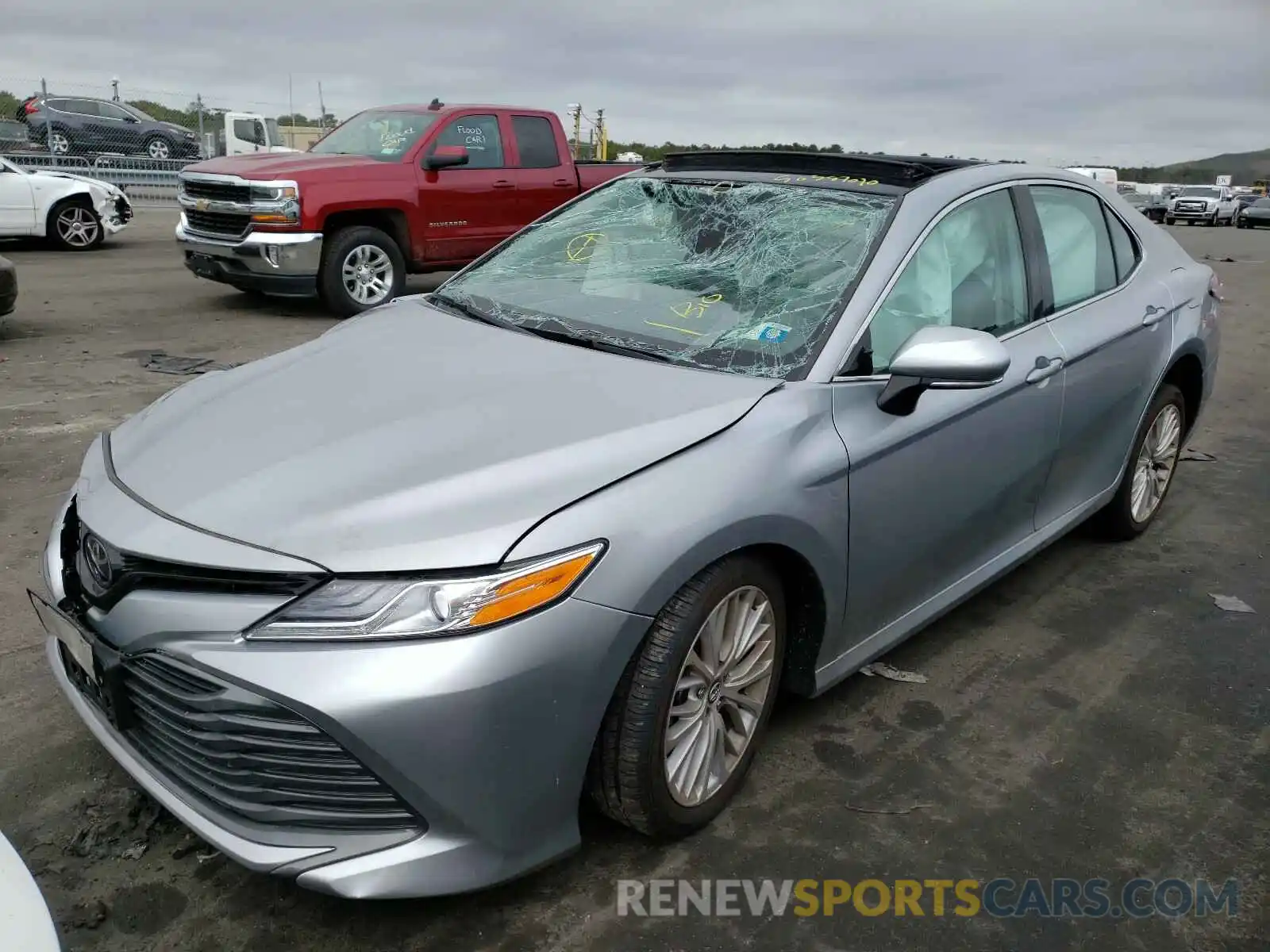 2 Photograph of a damaged car 4T1F11AK0LU934214 TOYOTA CAMRY 2020