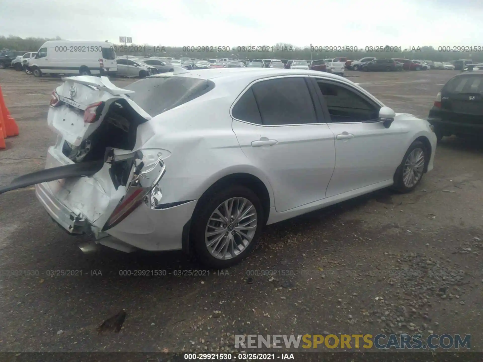 4 Photograph of a damaged car 4T1F11AK0LU991805 TOYOTA CAMRY 2020