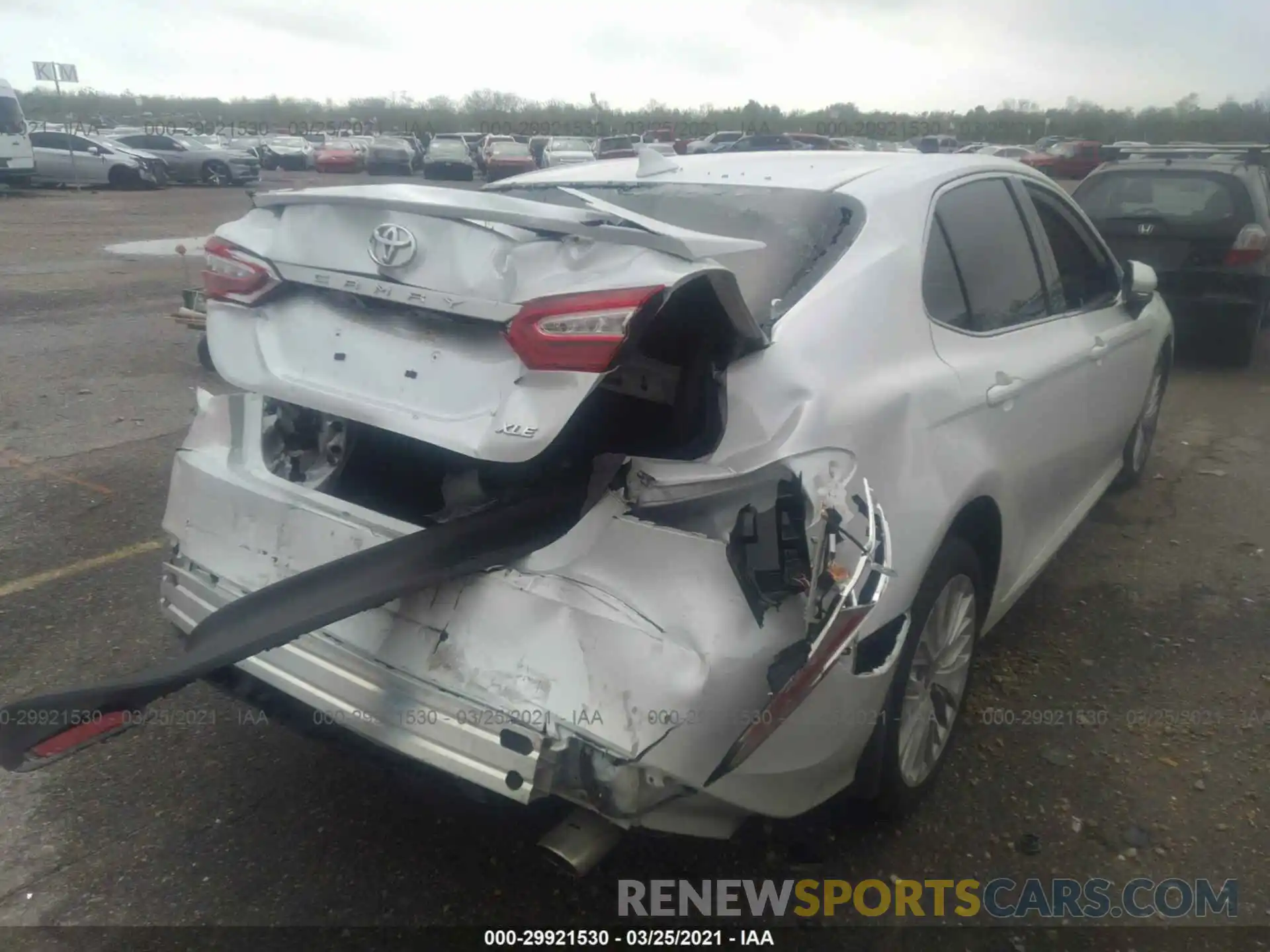 6 Photograph of a damaged car 4T1F11AK0LU991805 TOYOTA CAMRY 2020