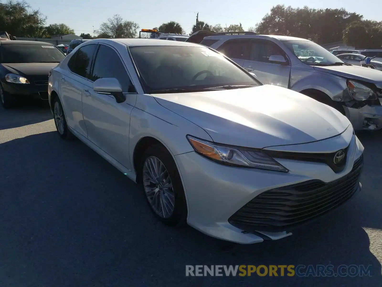 1 Photograph of a damaged car 4T1F11AK1LU311233 TOYOTA CAMRY 2020