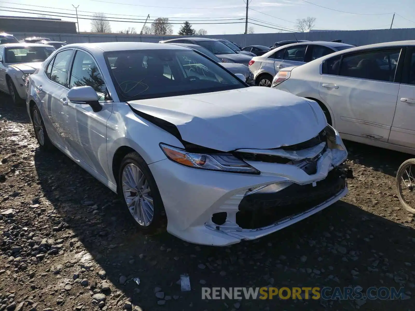 1 Photograph of a damaged car 4T1F11AK1LU315203 TOYOTA CAMRY 2020