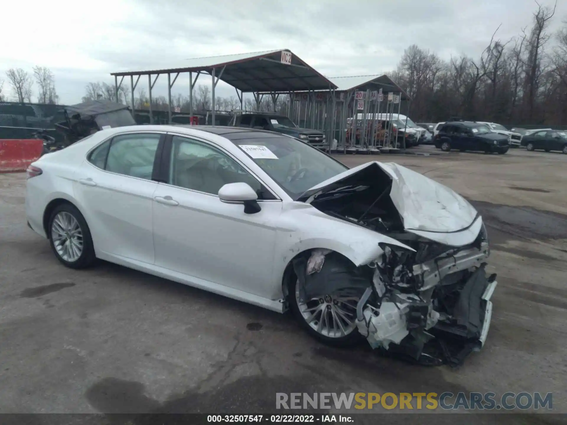 1 Photograph of a damaged car 4T1F11AK1LU394839 TOYOTA CAMRY 2020