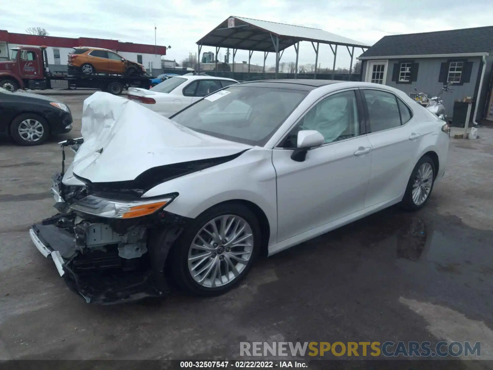 2 Photograph of a damaged car 4T1F11AK1LU394839 TOYOTA CAMRY 2020