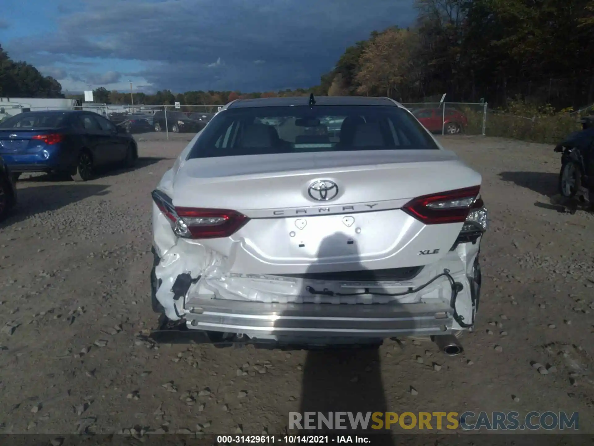 6 Photograph of a damaged car 4T1F11AK1LU922444 TOYOTA CAMRY 2020