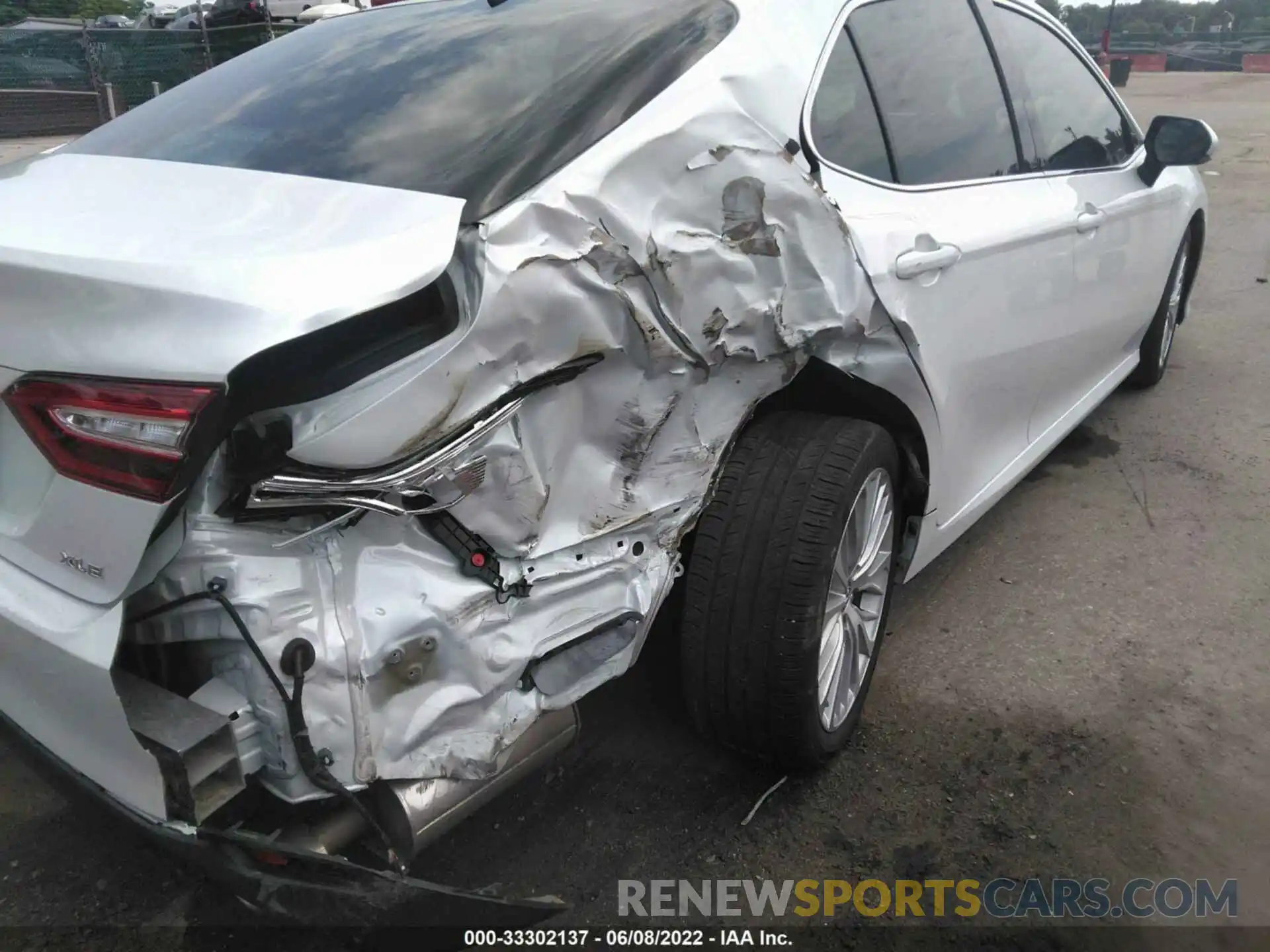 6 Photograph of a damaged car 4T1F11AK1LU935193 TOYOTA CAMRY 2020