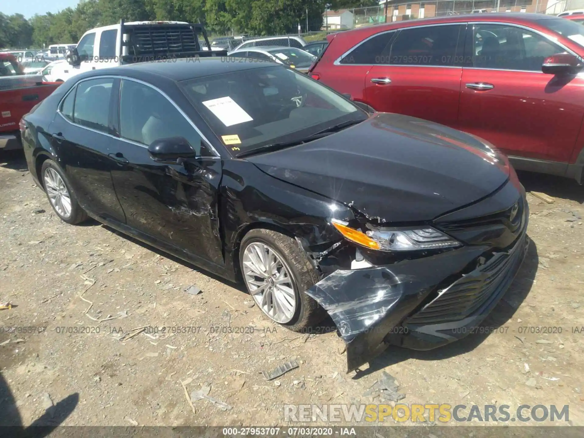 1 Photograph of a damaged car 4T1F11AK1LU940717 TOYOTA CAMRY 2020